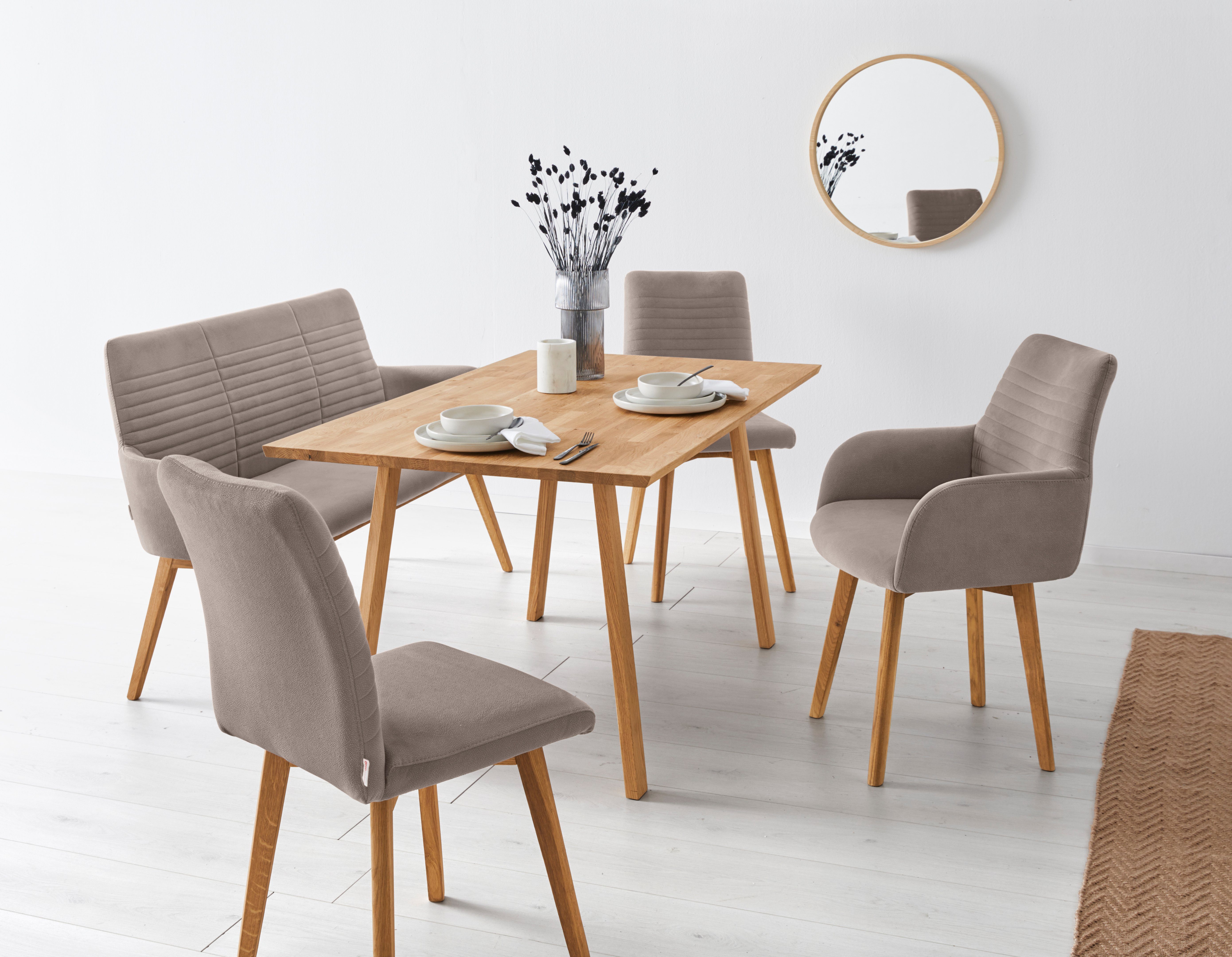 OTTO products 4-Fußstuhl Alessja (Set, 2 St), Bezug aus Microfaser, Gestell aus Eiche Massivholz