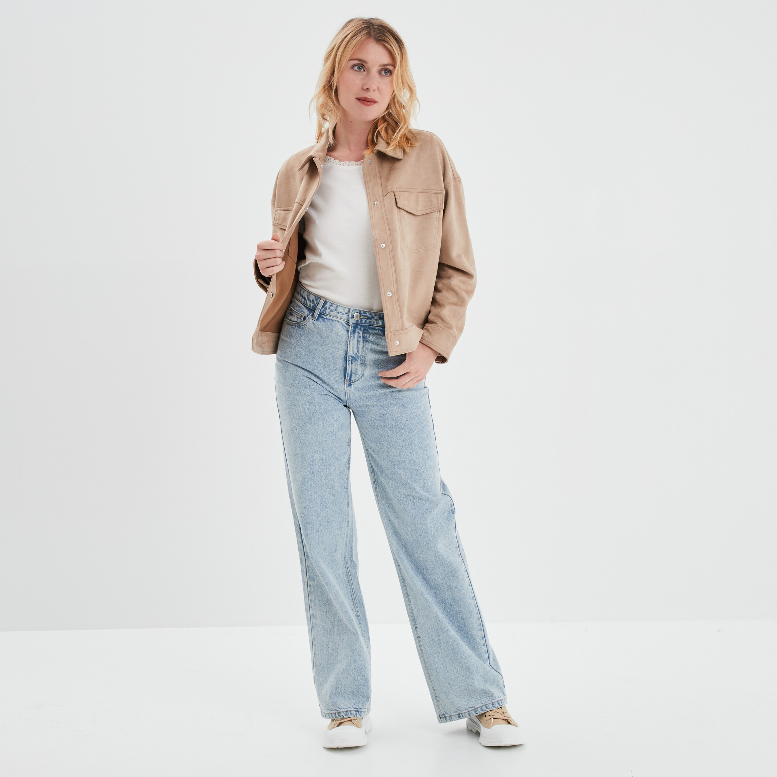 T-shirt avec dentelle au col blanc femme | La Halle