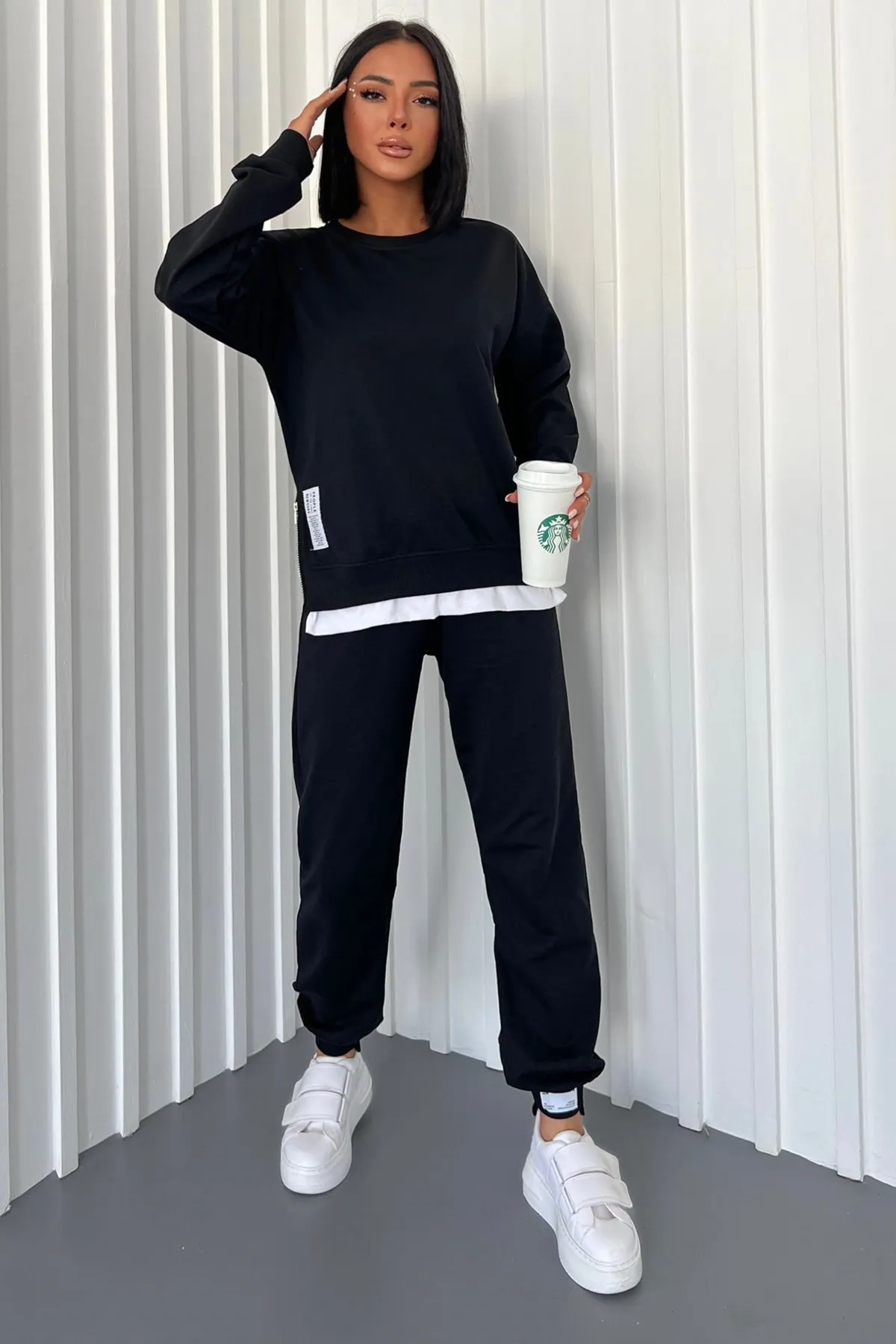 lovebox  Zweifädiger Baumwollstoff, Garni mit seitlichem Reißverschluss und Beindetail, langärmeliger schwarzer Trainingsanzug 300