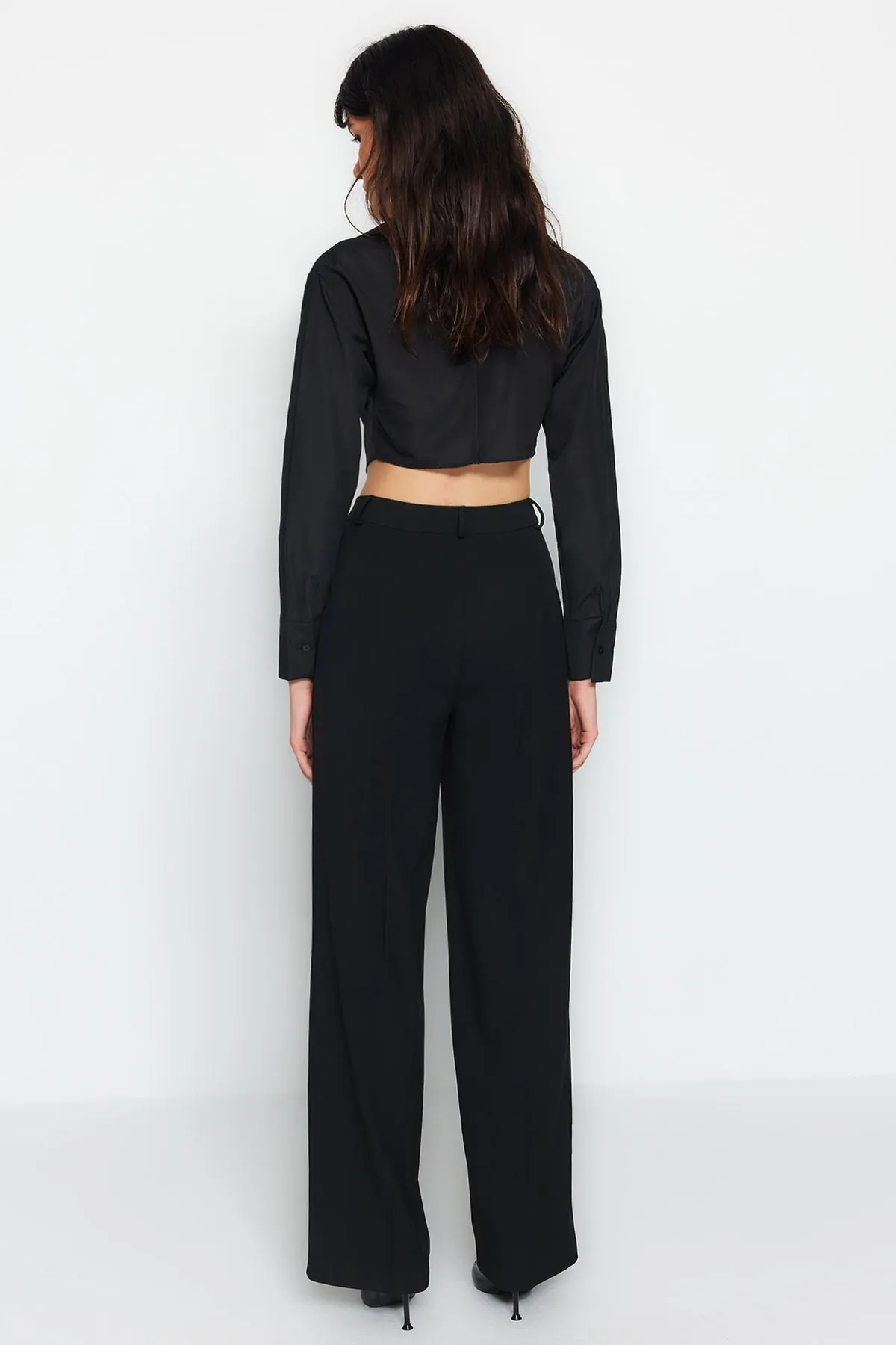 Trendyol Collection  Schwarze Webhose mit weitem Bein TPRAW23PL00016