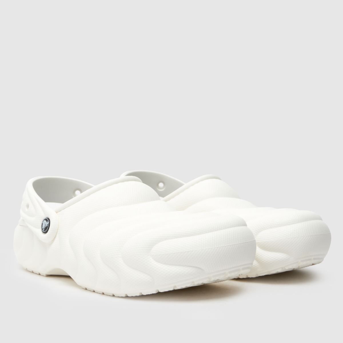 Crocs Classic Lined Overpuff klumpa szandál fehér színben