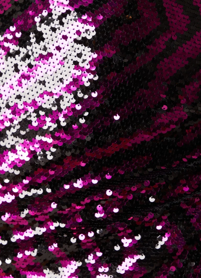 Minivestido de lentejuelas con estampado de cebra de Nikkie Jasmine