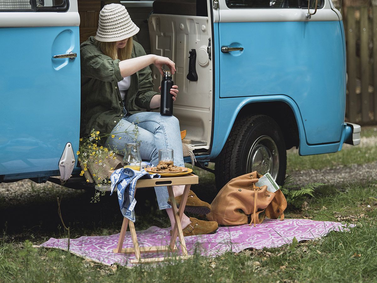 Rebel Outdoor blauer Hocker mit Tablett