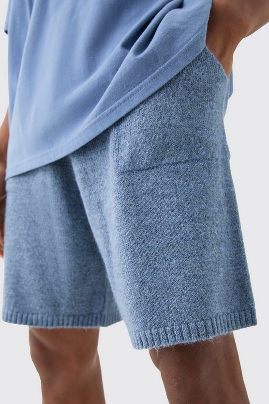 Lockere Strick-Shorts in Hellblau