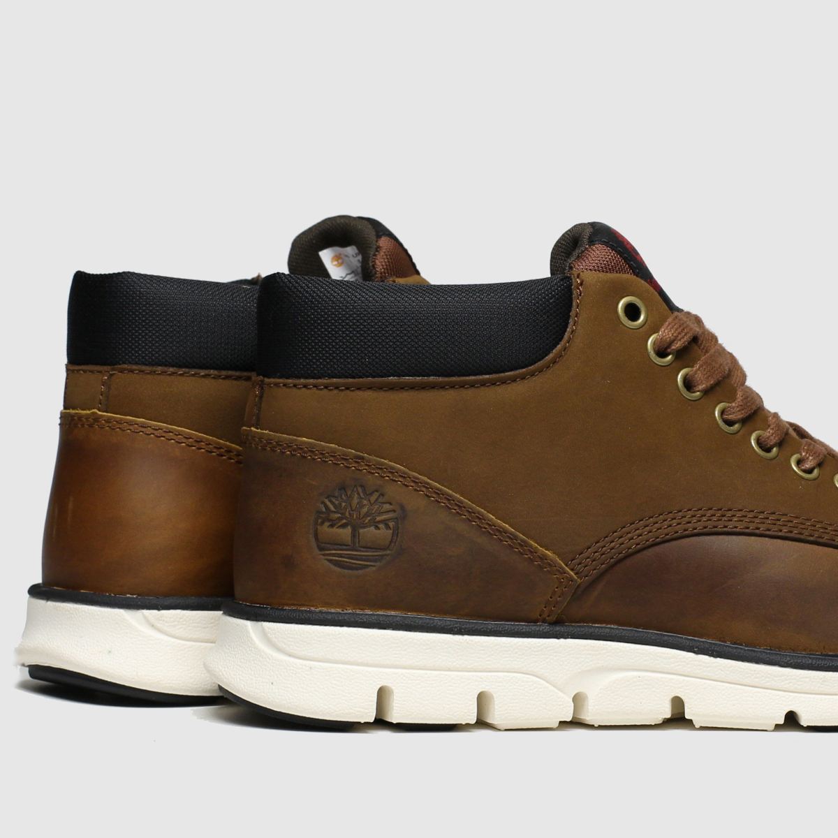 Timberland Bradstreet chukka csizma barna színben