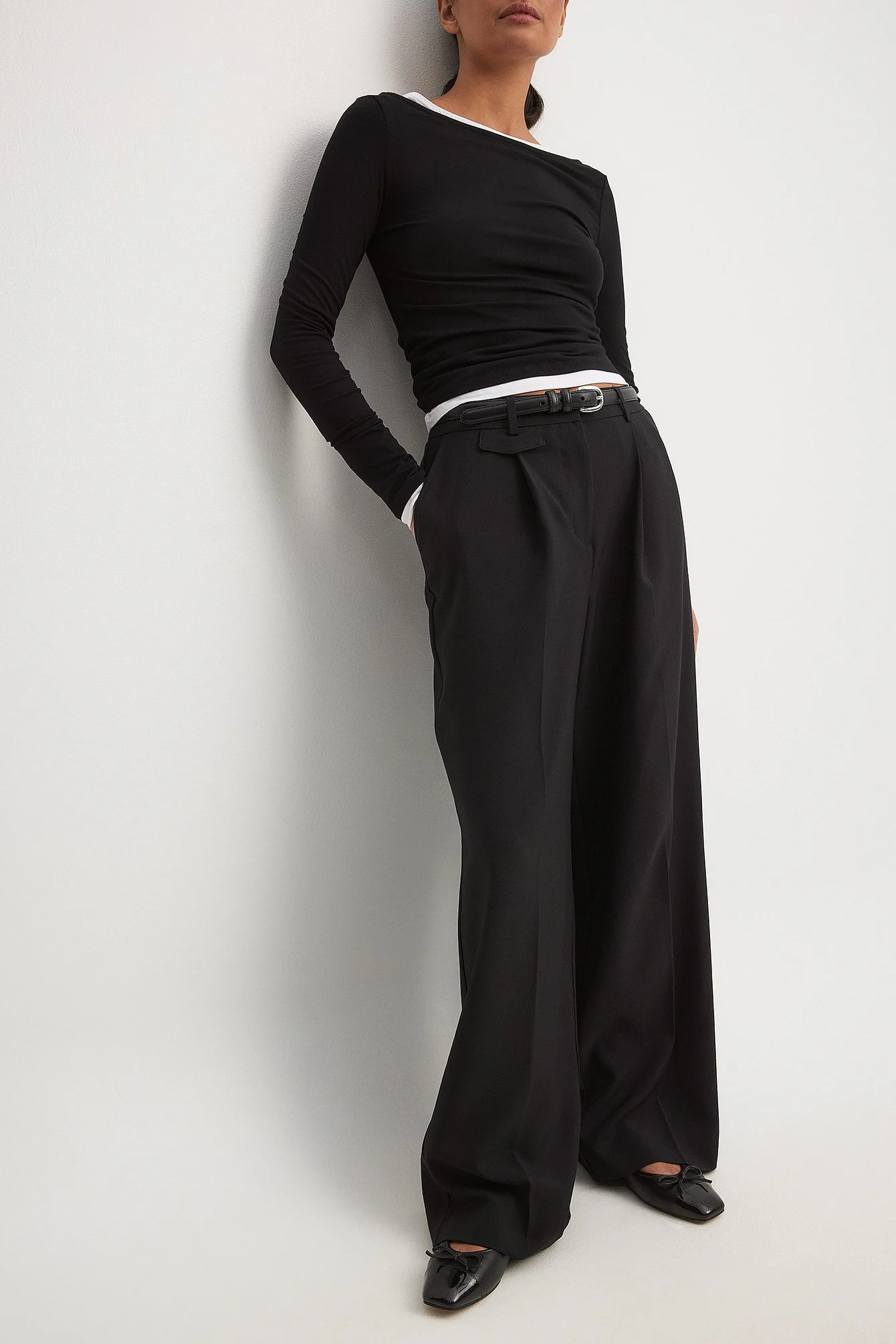 Anzughose mit mittlerer Taille und Fronttaschen