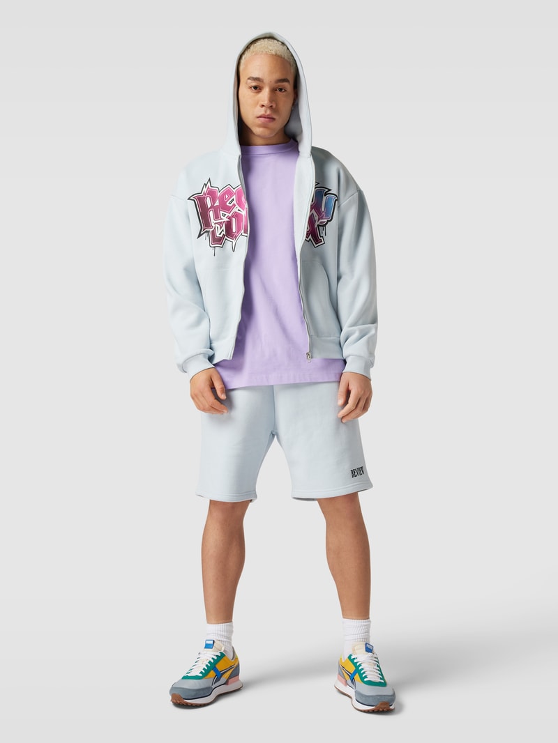 Sweatshorts mit elastischem Bund in hellblau