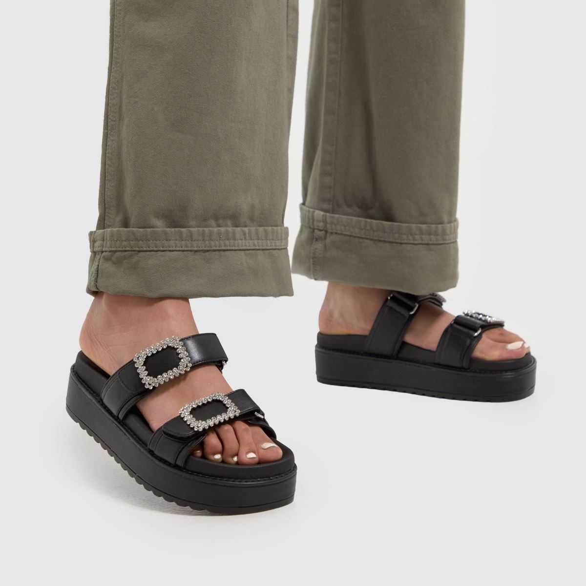 Monumentální sandály Steve Madden v černé a stříbrné barvě