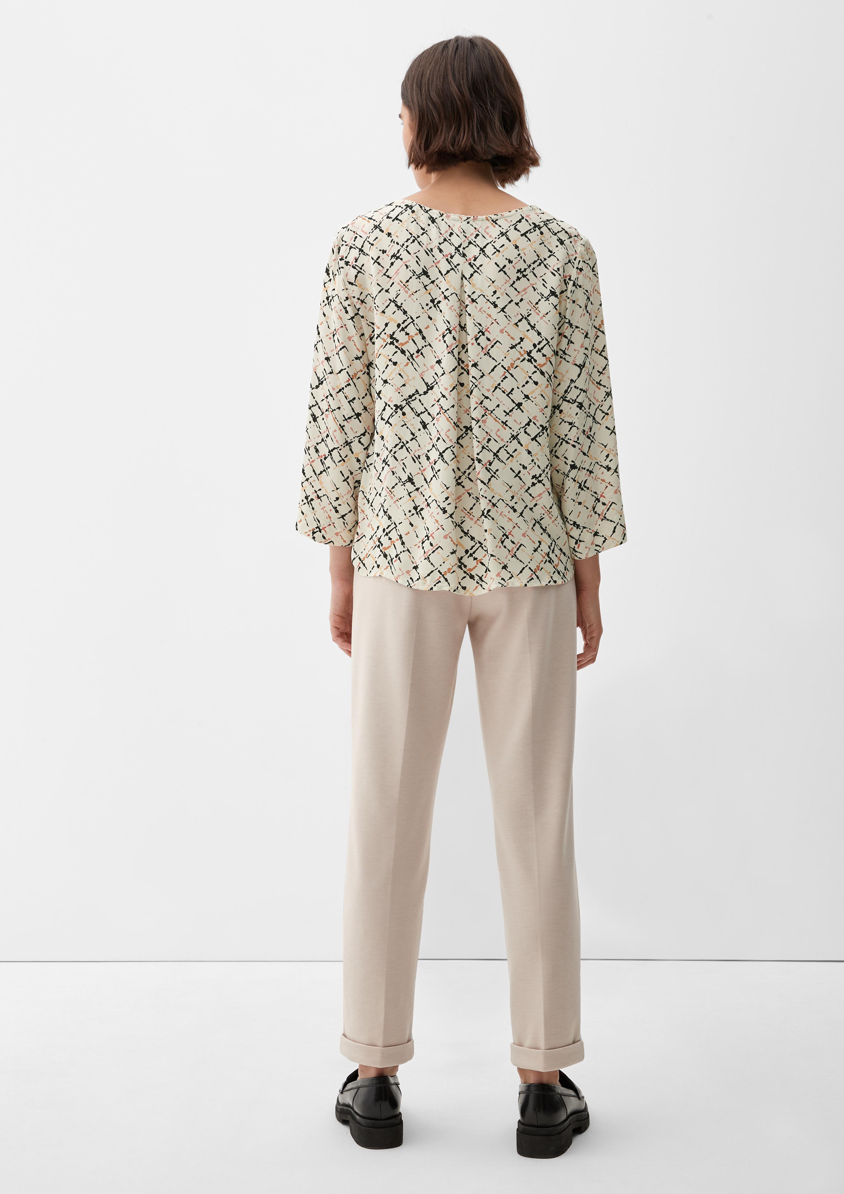 Viskosebluse mit Allovermuster  2121966-02A3