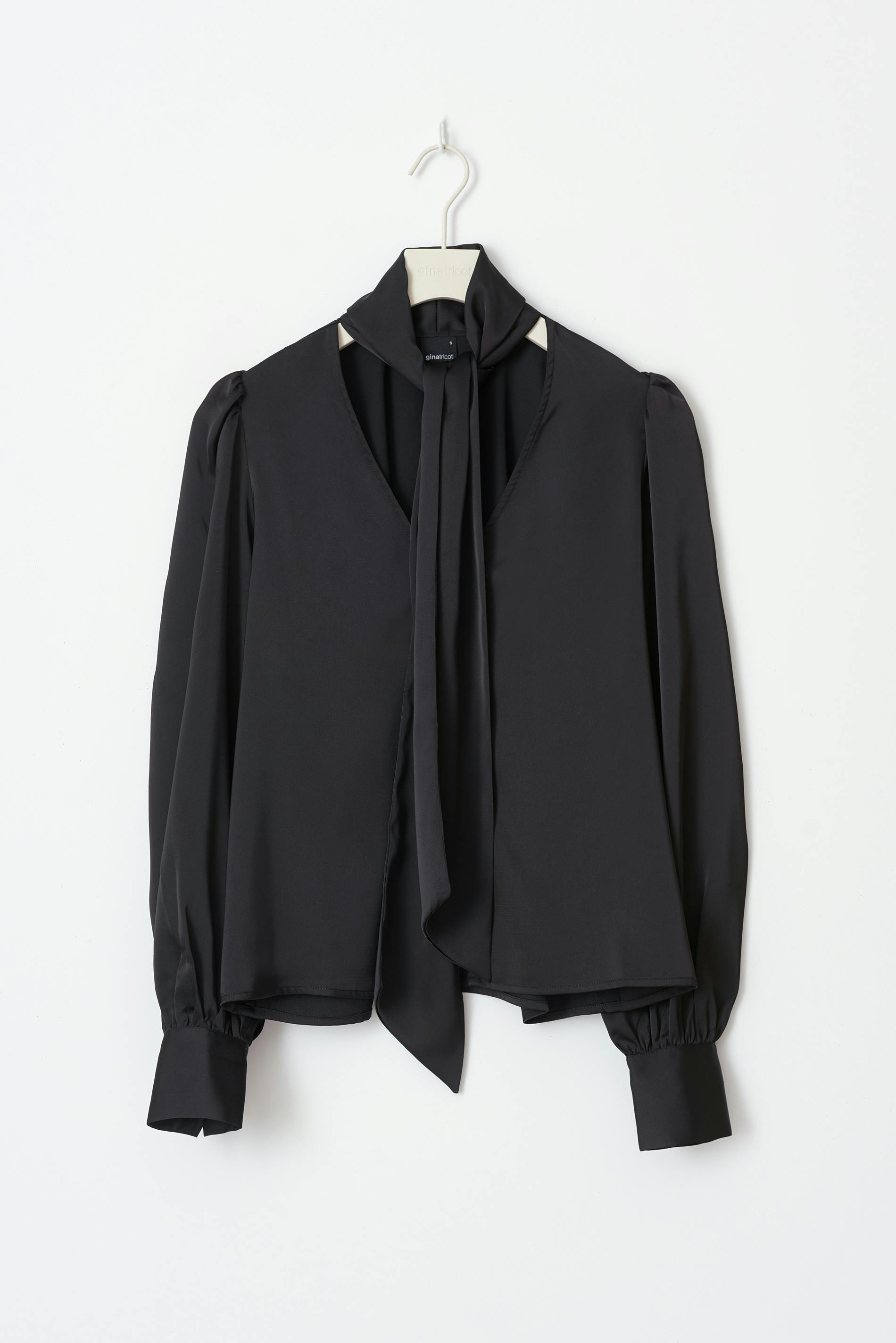 Scarf blouse