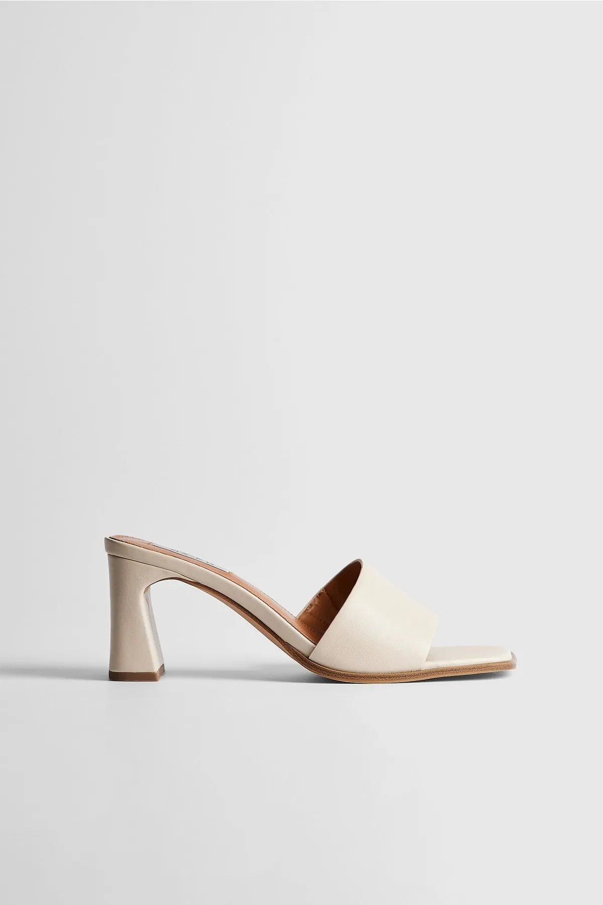 NA-KD  Sandalen mit ausgestelltem Blockabsatz