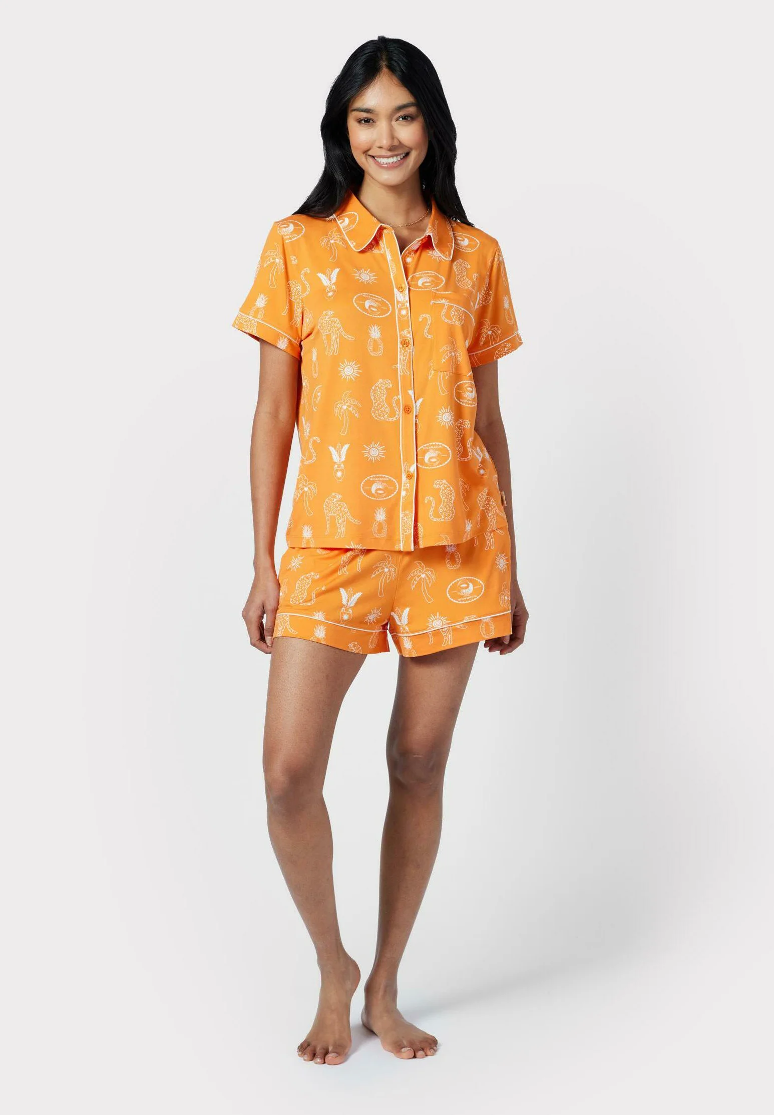 Pijama Chelsea Peers con estampado tropical de vacaciones