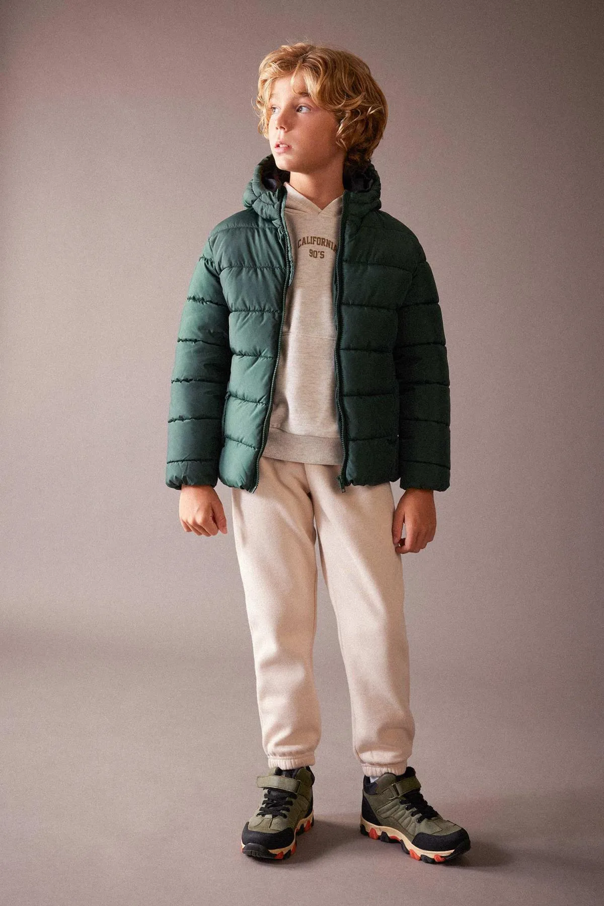 DeFacto  Wasserabweisende Pufferjacke mit Kapuze für Jungen A1875a823wn