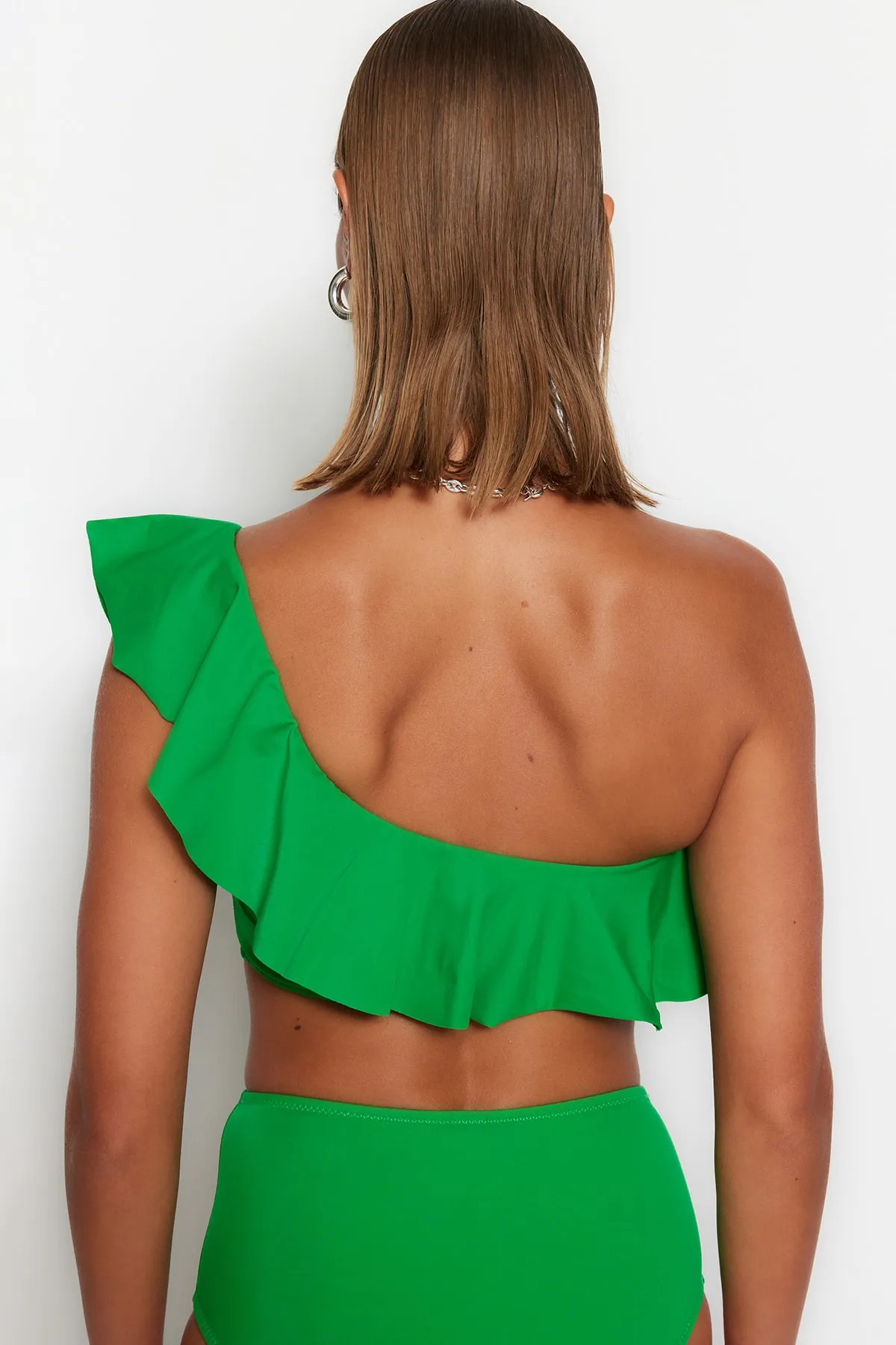Trendyol Collection  Grünes One-Shoulder-Rüschen-Bikinioberteil TBESS21BU0039