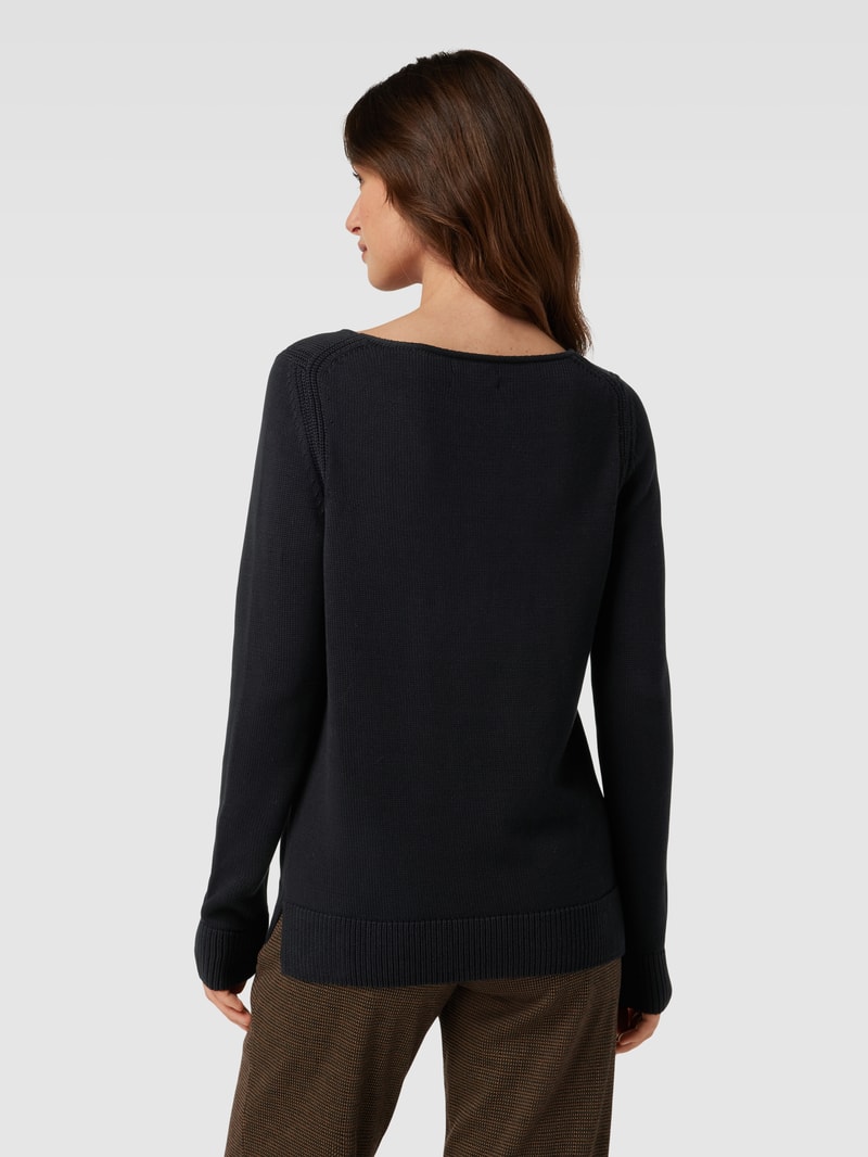 Strickpullover mit U-Boot-Ausschnitt in schwarz