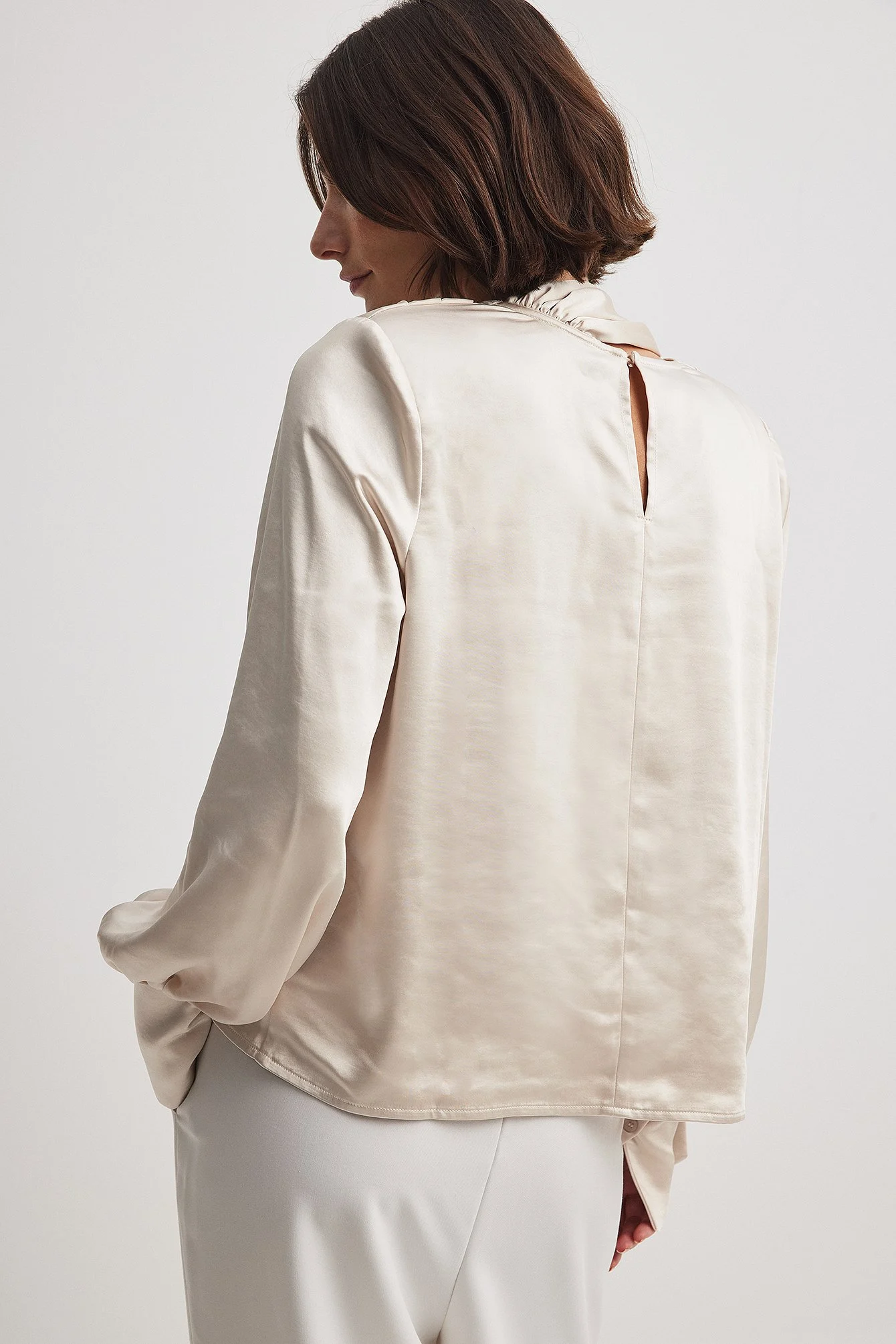 Satintop mit Schaldetail