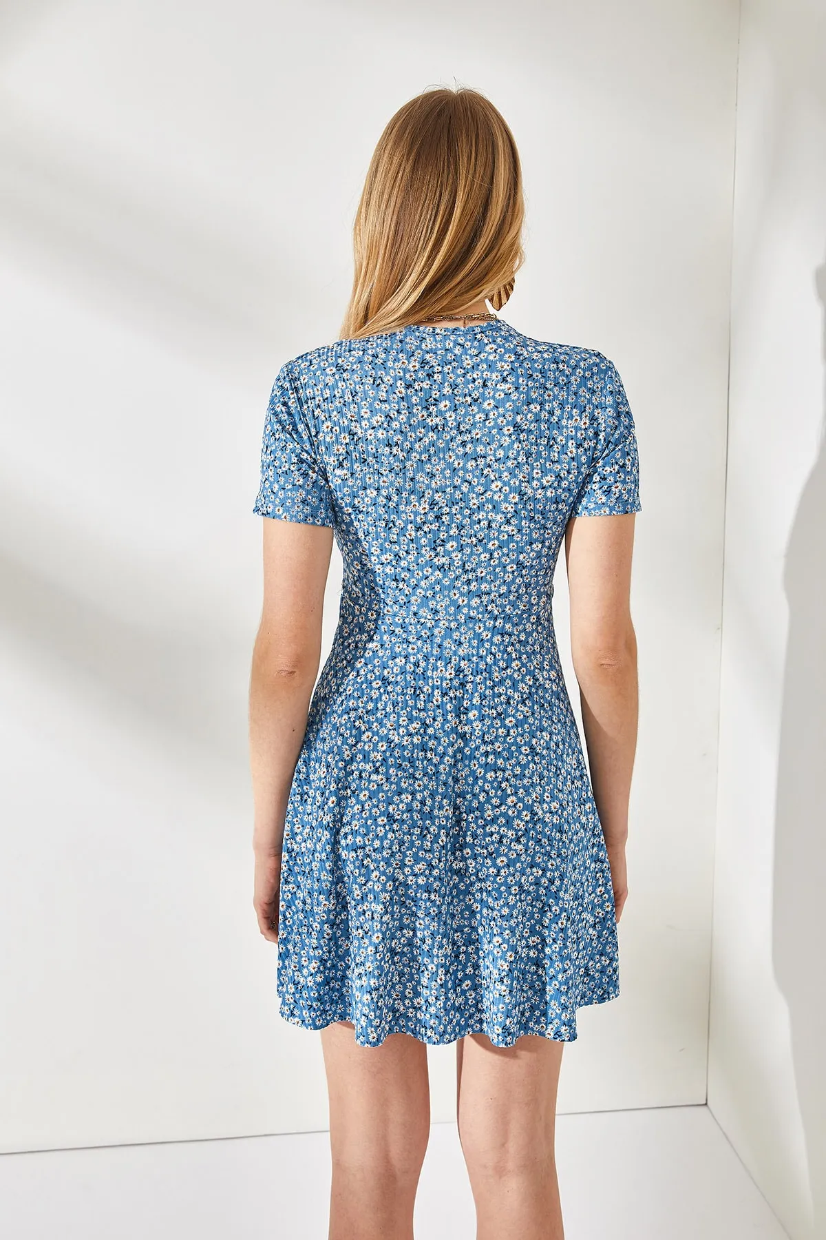 Olalook  Damen Indigo Little Daisy Zweireihiges, ausgestelltes Kleid mit Kragen ELB-19001846