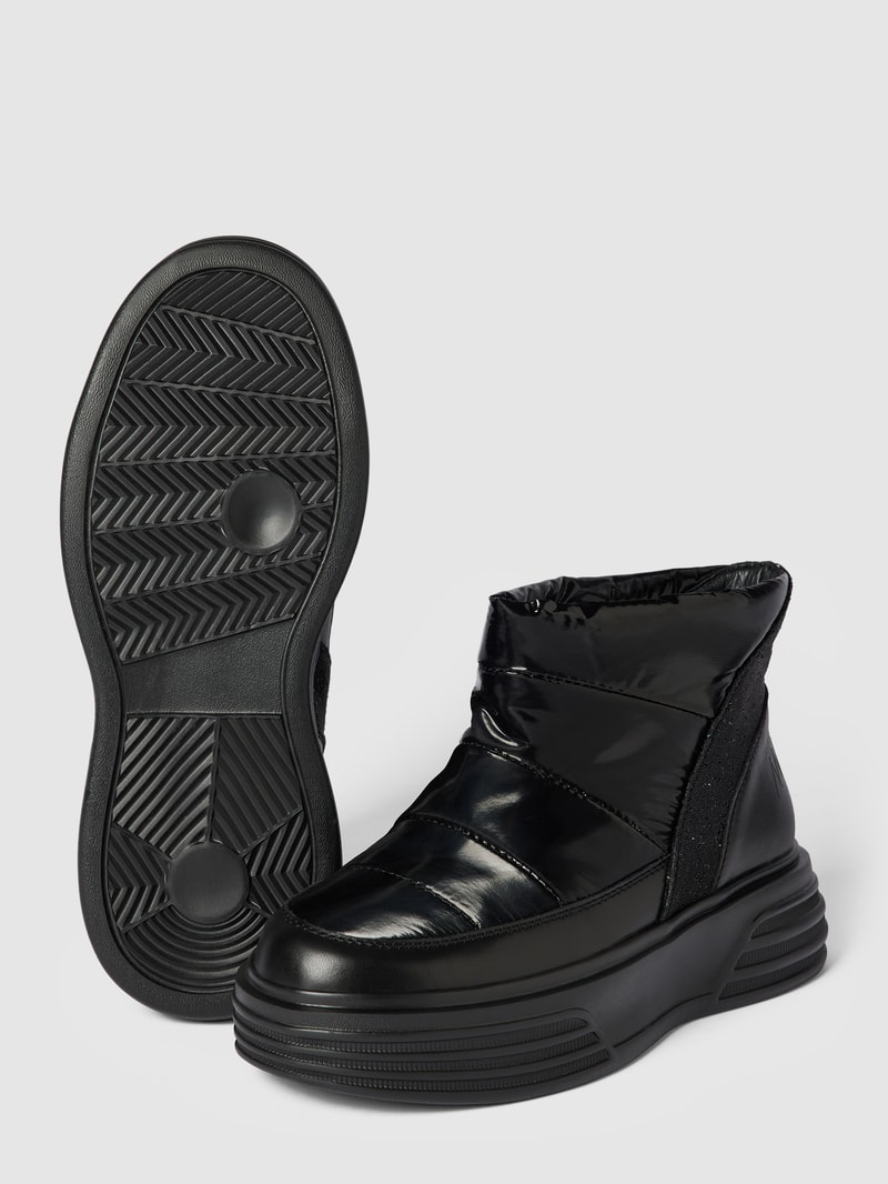 Stiefeletten mit Steppnähten in schwarz