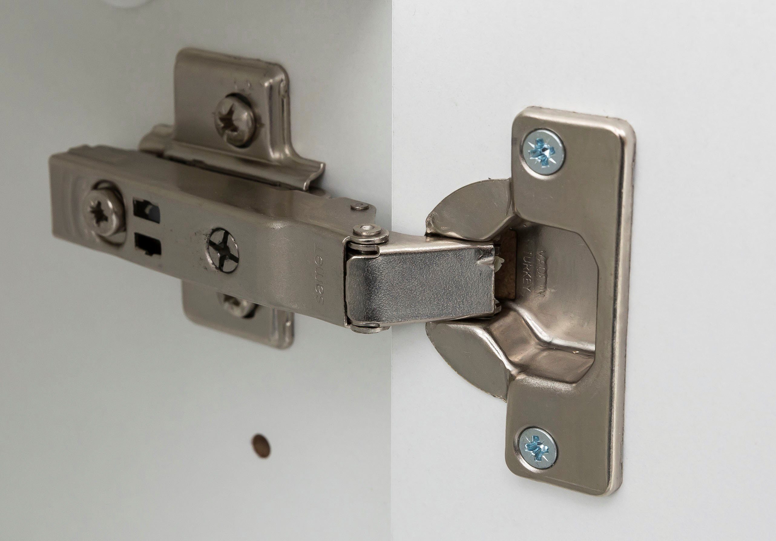 HELD MÖBEL Spiegelschrank Trento, verschiedene Ausführungen und Farben Breite 80 cm, mit 3D-Effekt, Spiegeltüren, Inklusive LED-Beleuchtung