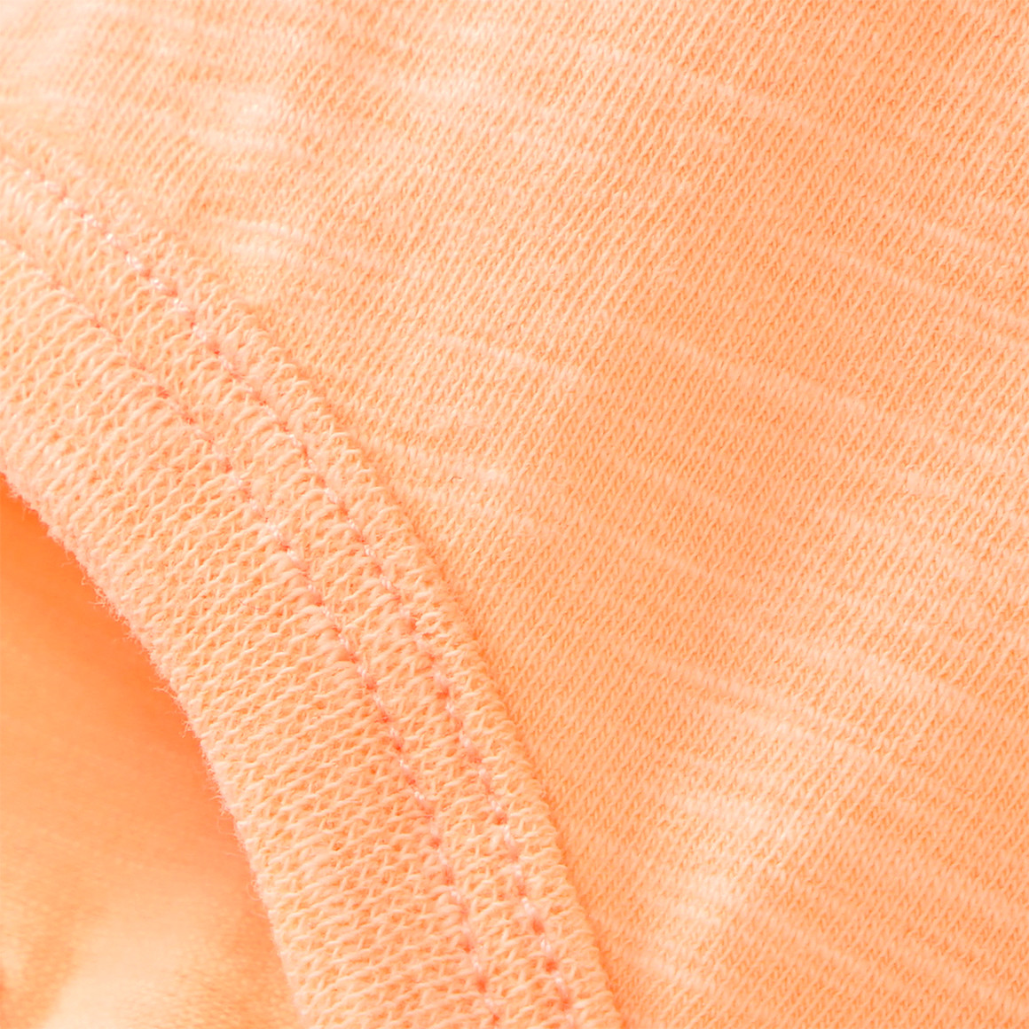 Newborn Strampler und Langarmbody