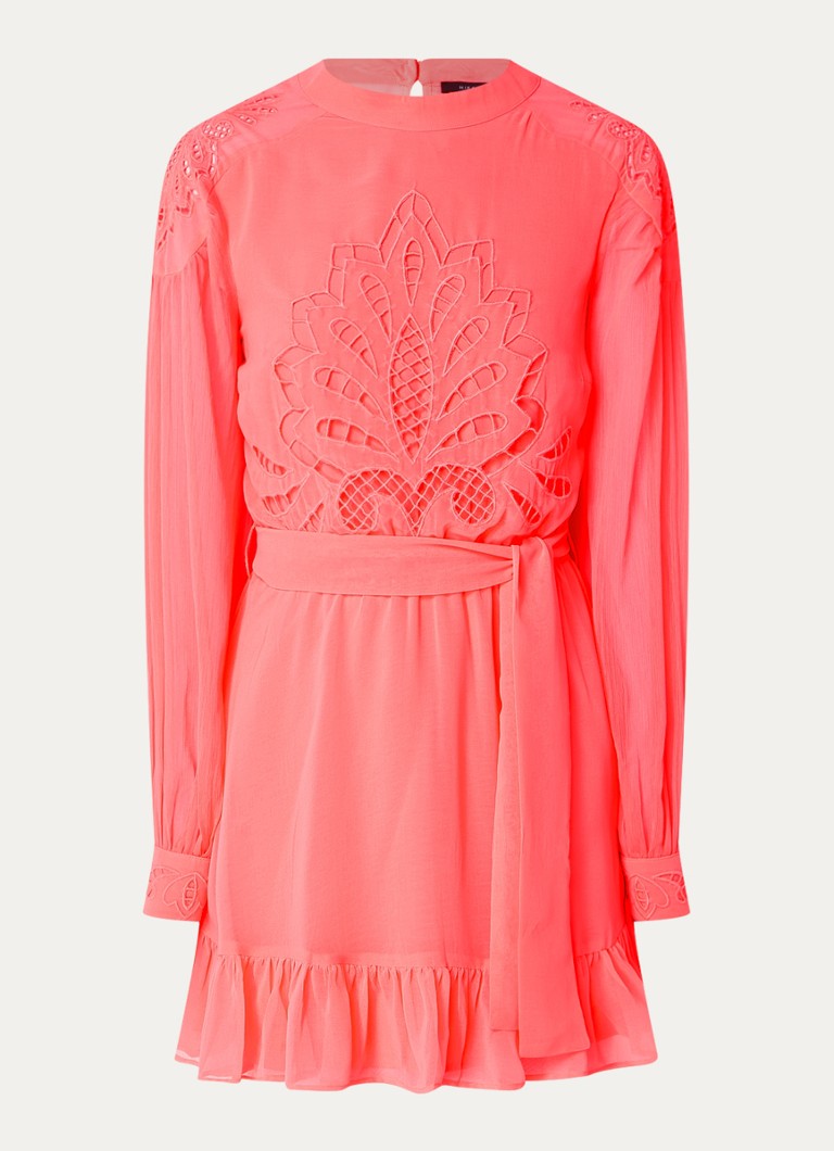 Robe tunique courte NIKKIE Cixi avec broderie et ceinture à nouer