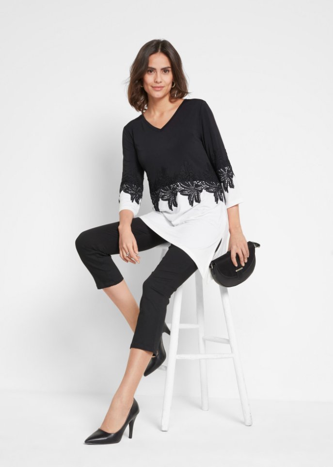 Longshirt mit asymmetrischem Schnitt und Spitze