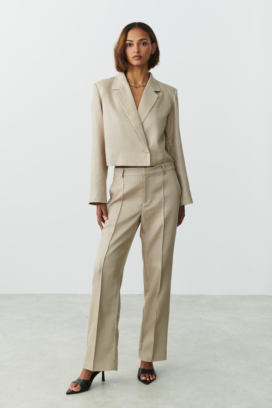Cropped texture blazer