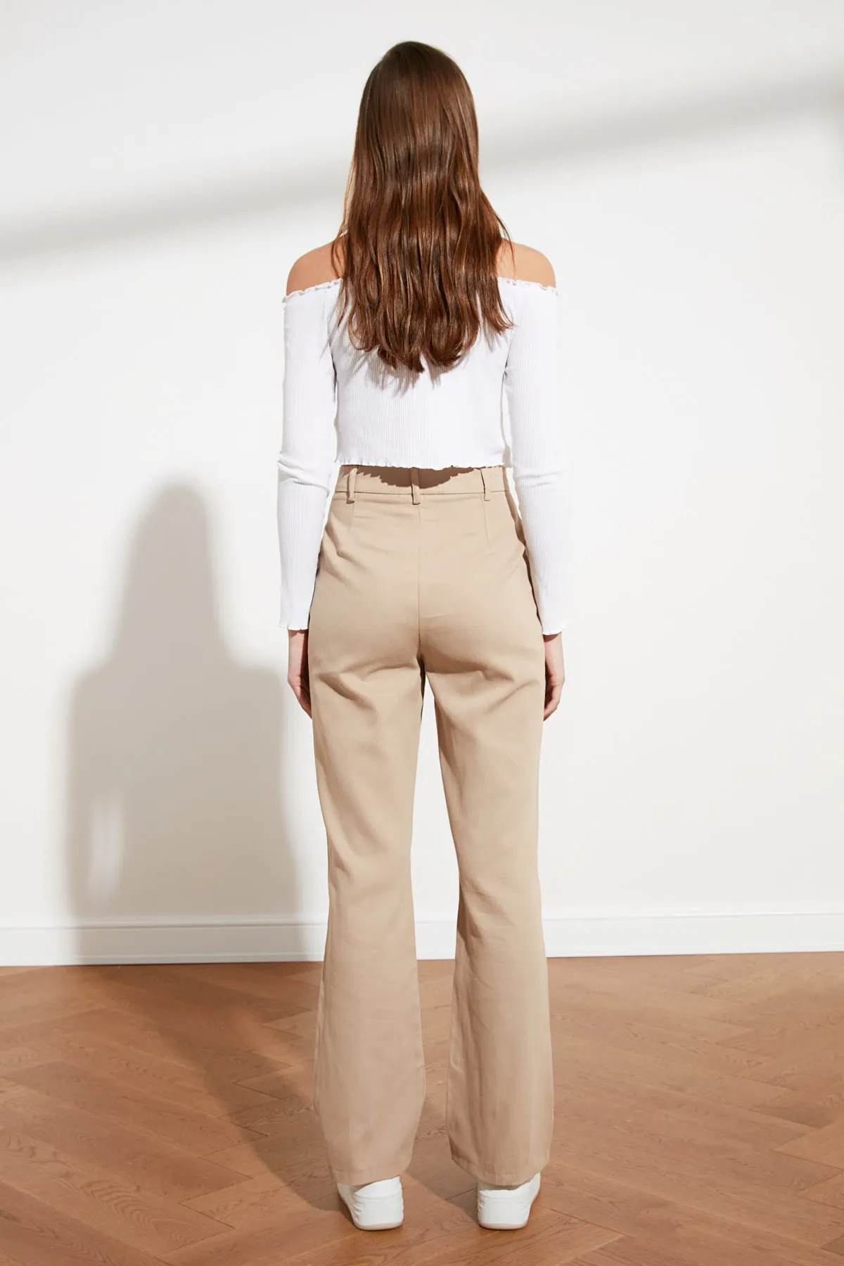Trendyol Collection  Beige gewebte Hose mit weitem Bein TWOSS21PL0109