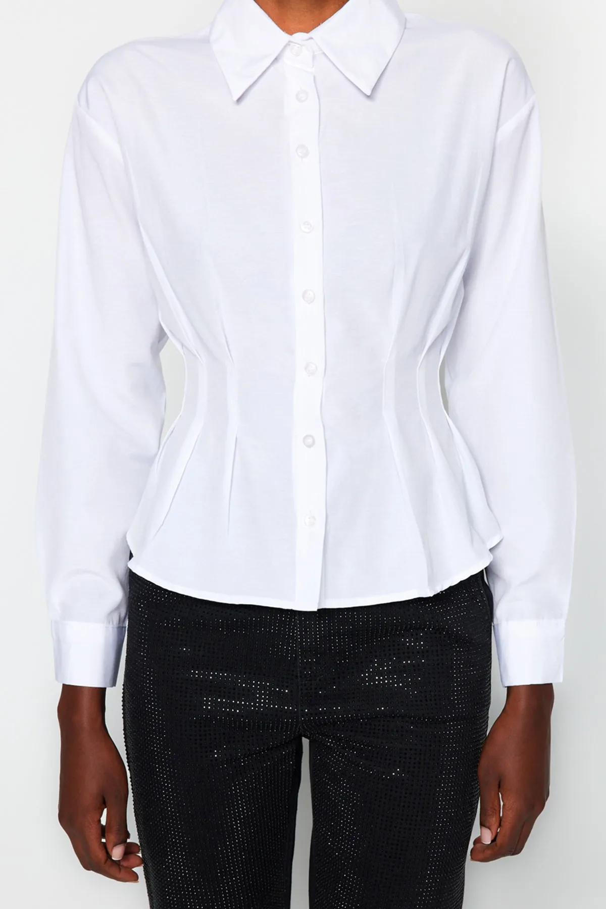 Trendyol Collection  Ecrufarbenes, gewebtes Hemd aus Baumwolle - tailliert TWOAW24GO00186