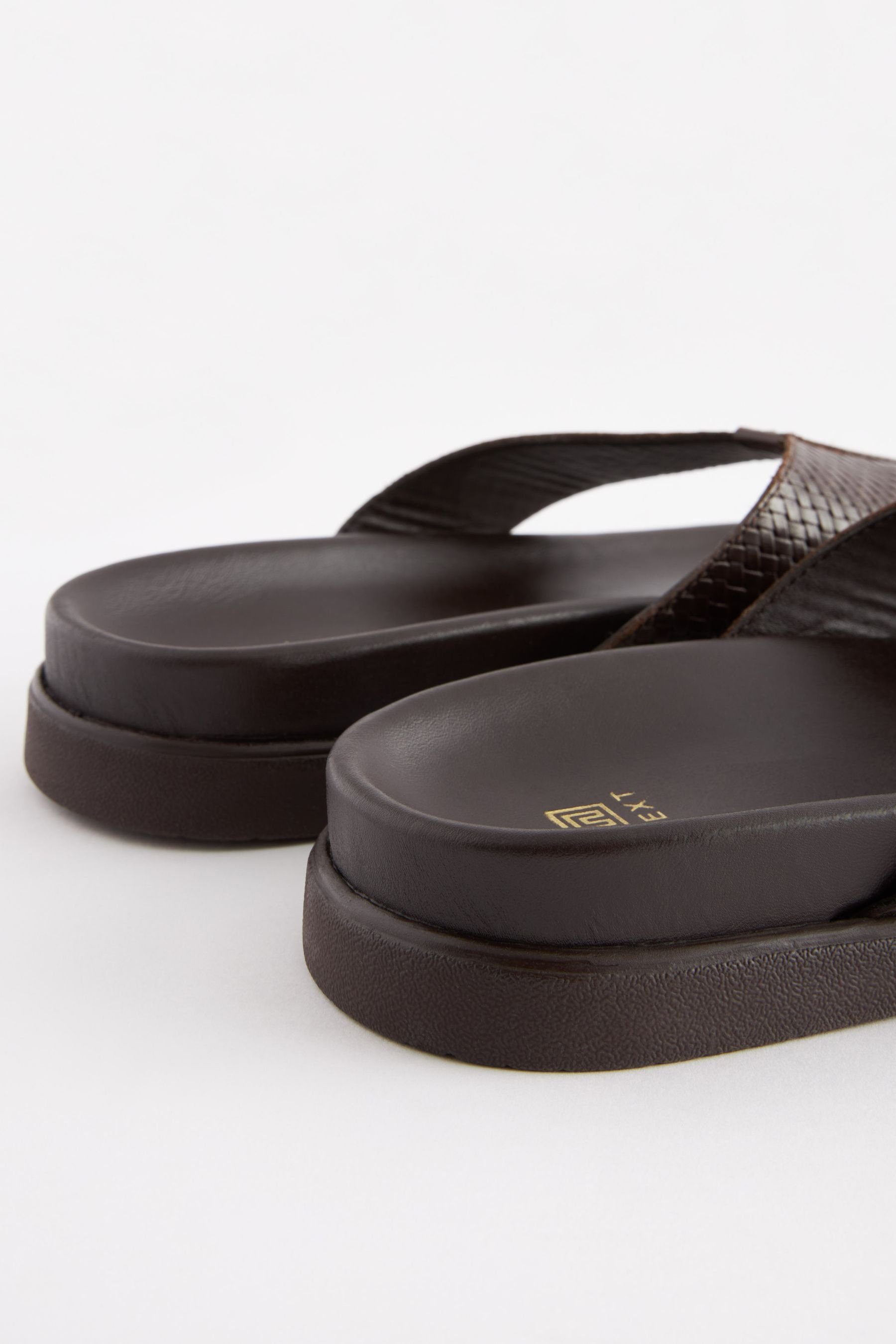 Next Geprägte Zehentrenner-Sandalen aus Leder Zehentrenner (1-tlg)