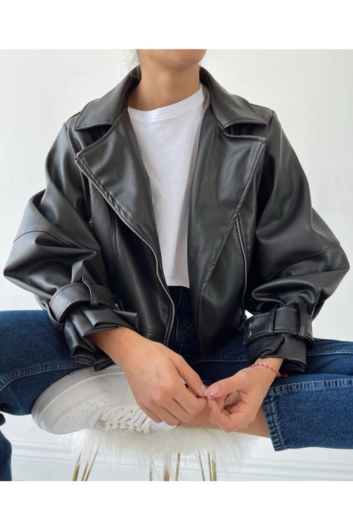 Afiş Butik  Schwarze Lederjacke mit Ballonärmeln