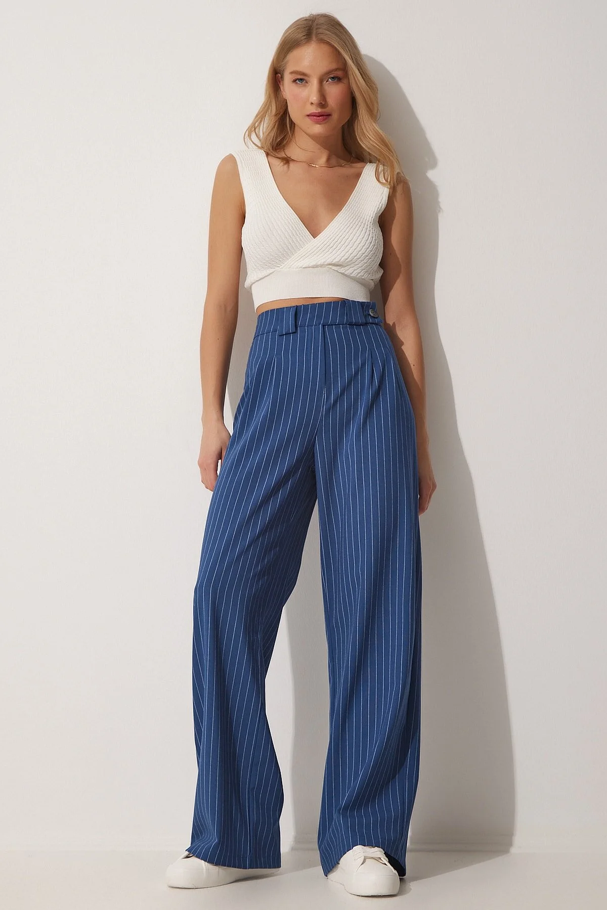 Happiness İstanbul  Dunkelblaue Damen-Plisseehose mit weitem Bein GK00008