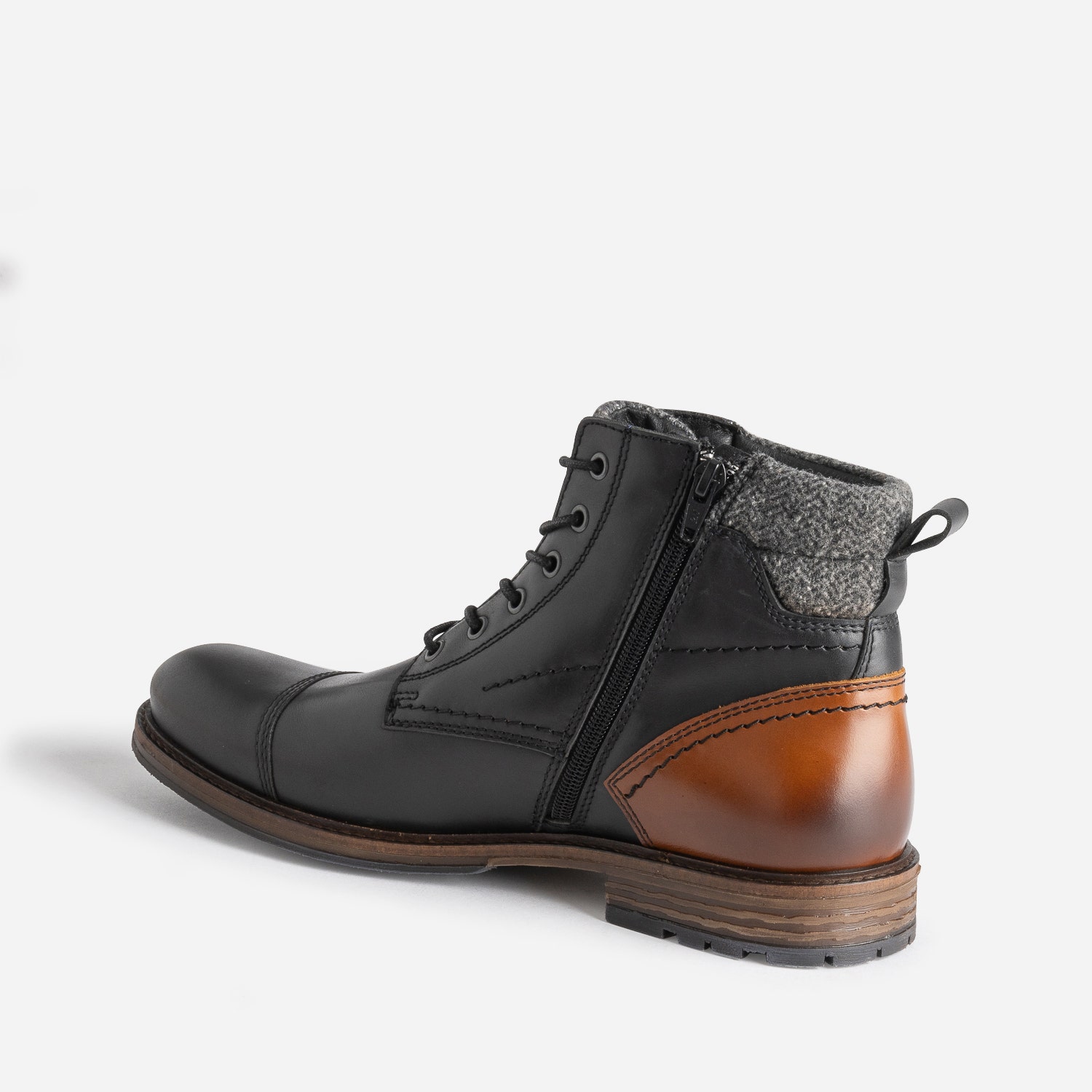 Boots à lacet noir et cognac en cuir