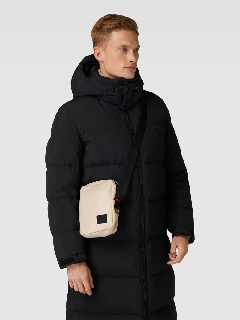 Umhängetasche mit Label-Patch Modell 'Ethon' in sand