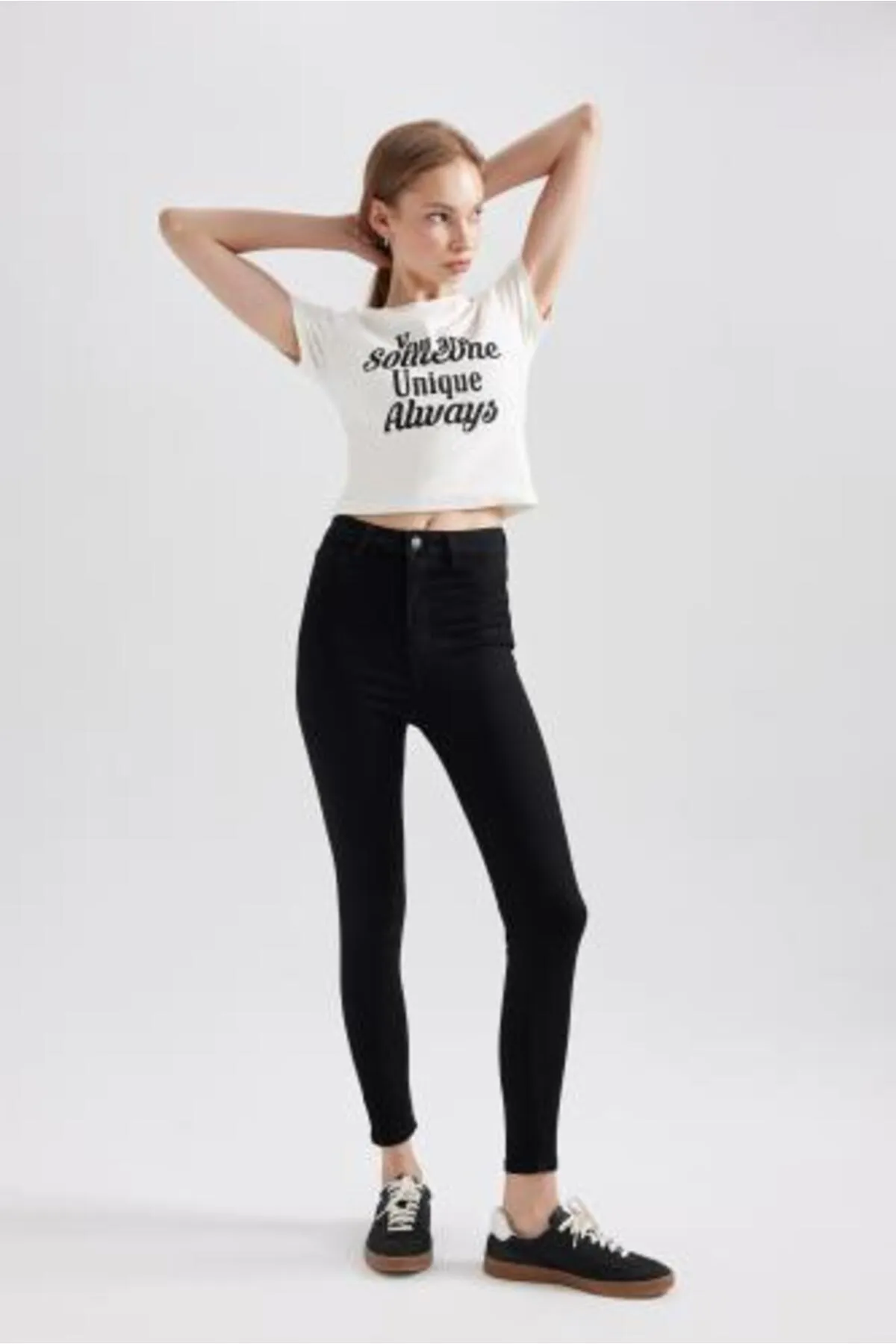 DeFacto  Jegging-Jeans mit hoher Taille, schmalem Bein und langer Länge A5819ax23au