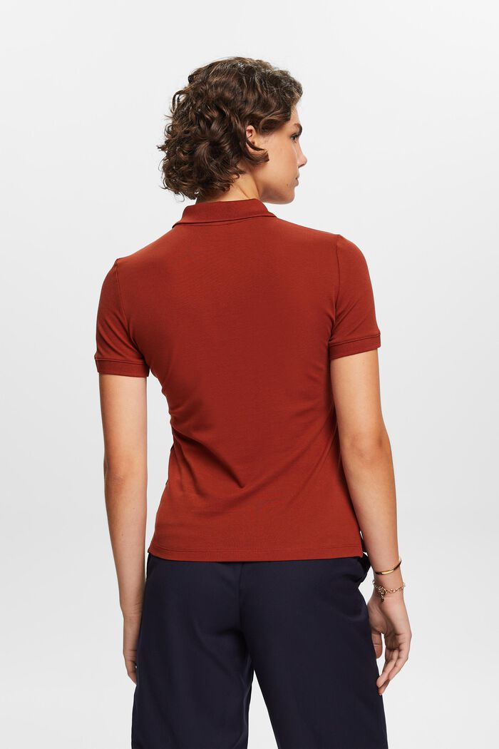 Charakteristisches Piqué-Poloshirt