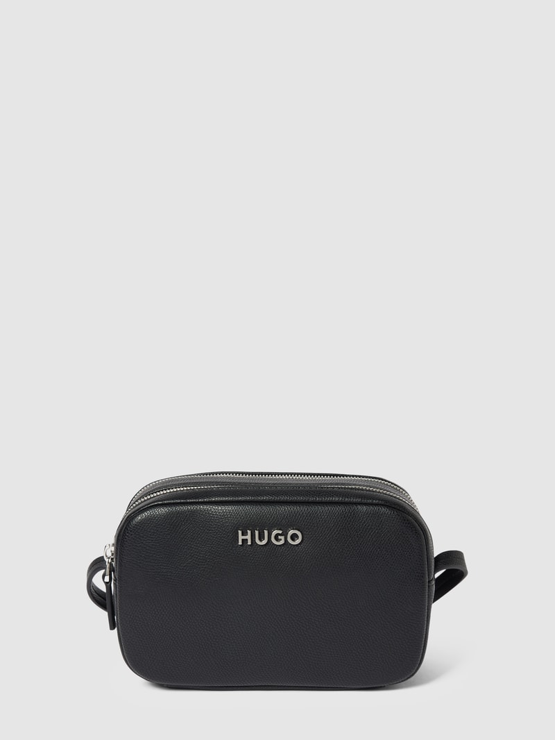 Crossbody Bag mit Label-Applikation Modell 'Chris' in schwarz