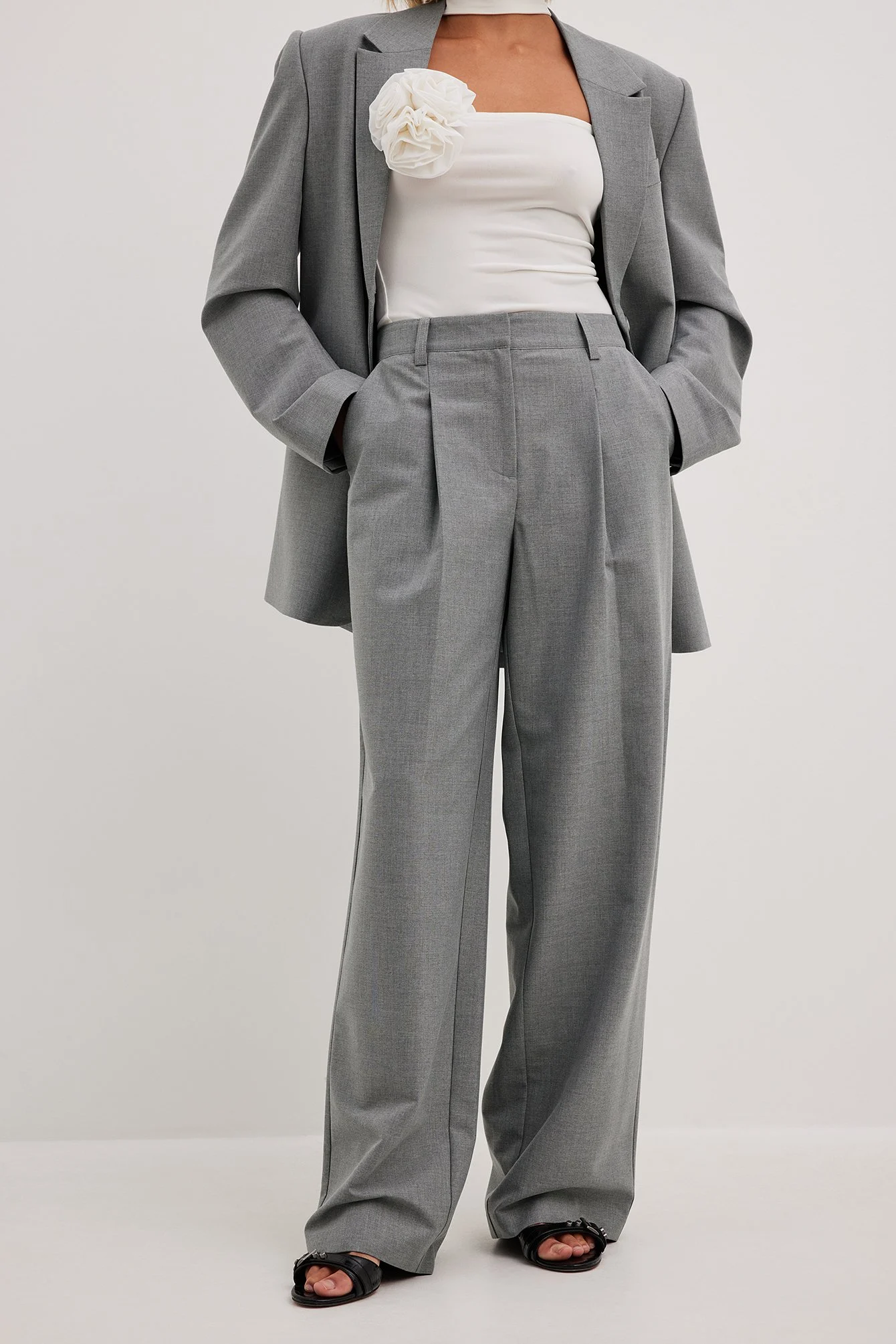 Melange-Anzughose mit hoher Taille und Bundfalten