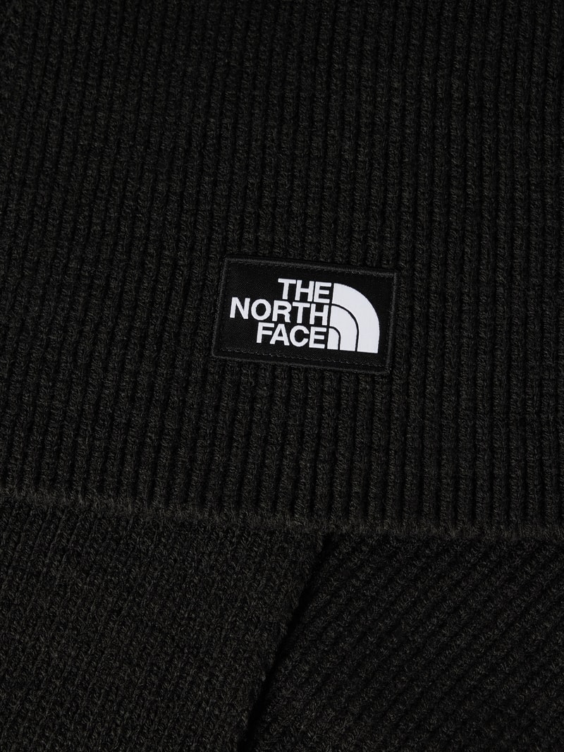 Strickschal mit Label-Patch in schwarz