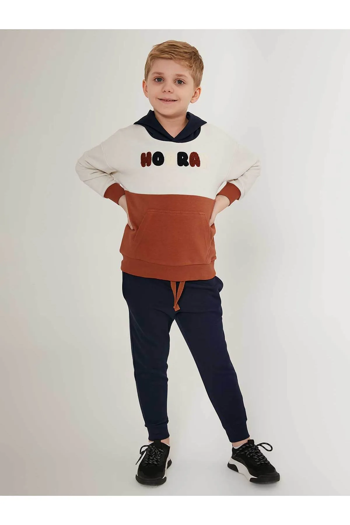 ROLY POLY  Trainingsanzug-Set für Jungen im Alter von 2–7 Jahren – Stein