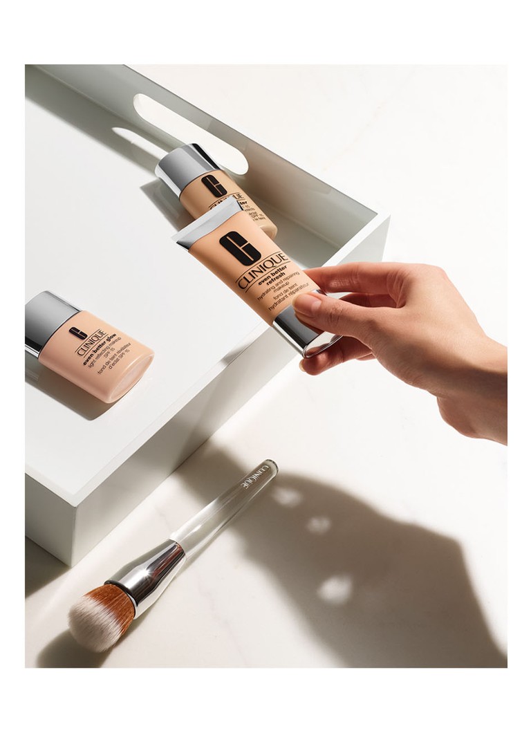 Πινέλο μακιγιάζ CLINIQUE Buff Foundation Brush