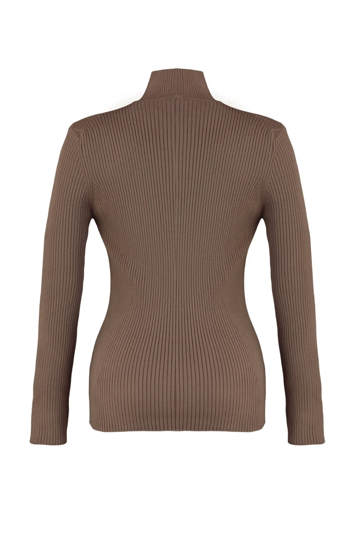 Trendyol Curve  Dünner Strickpullover mit halbem Rollkragen in Nerzbraun TBBAW23AN00022