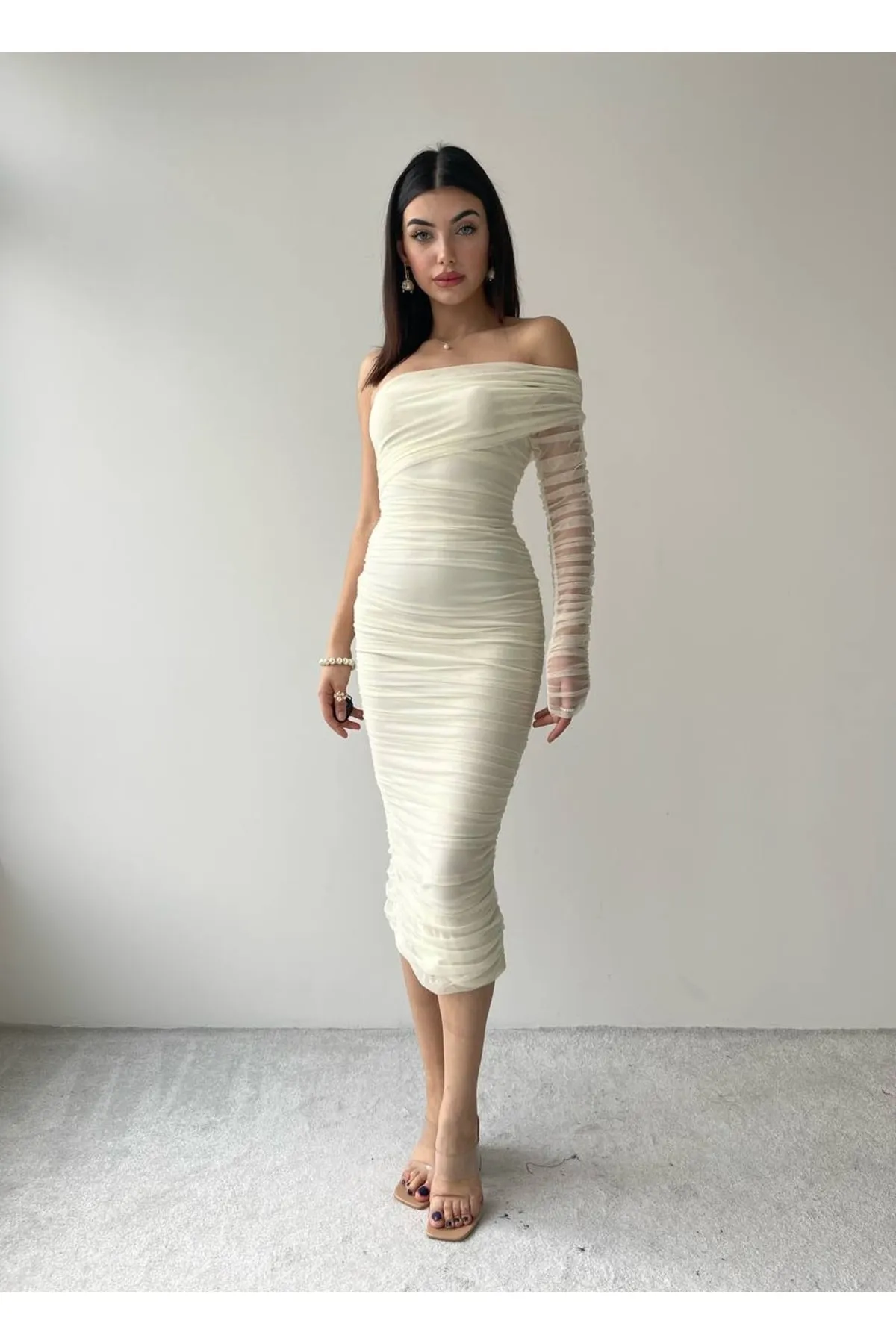 SONREİR  Midi-Tüllkleid mit einem Ärmel