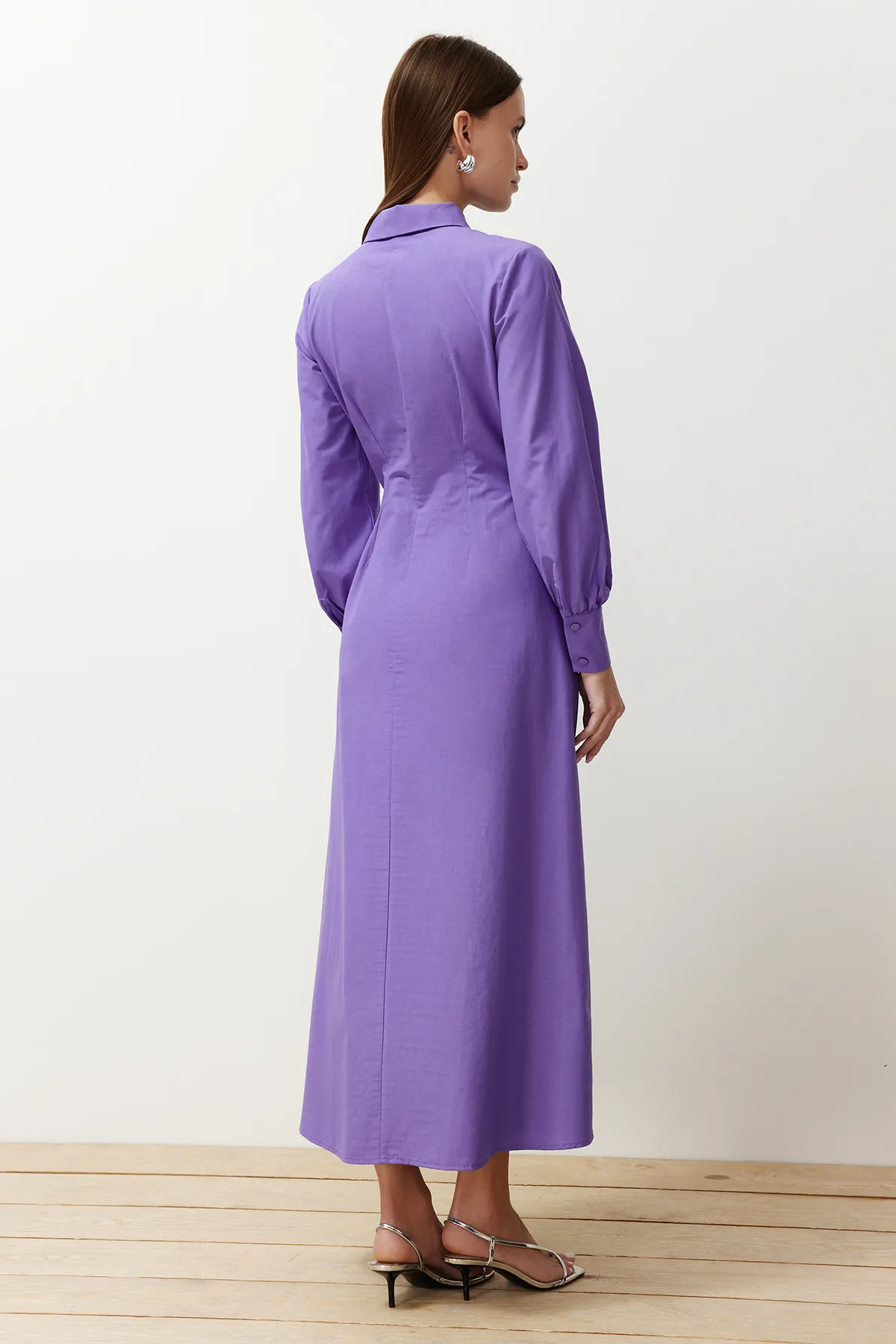 Trendyol Modest  Lila gewebtes Hemdblusenkleid mit Blumendetail TCTSS24EB00029