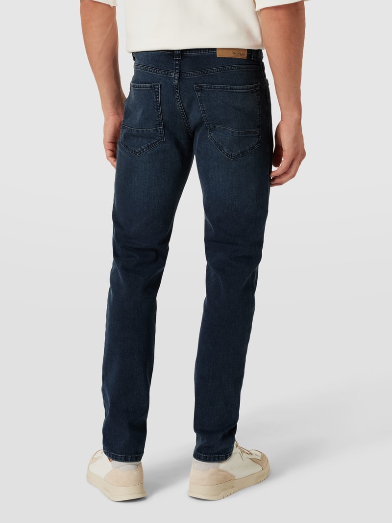 Jeans mit Label-Patch in aqua blau
