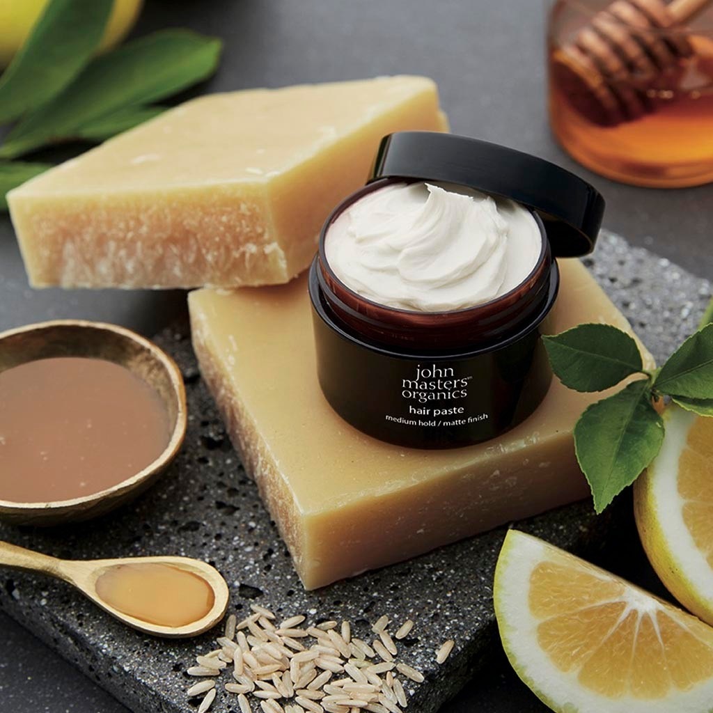 John Masters Organics pasta za oblikovanje las z mat finišem