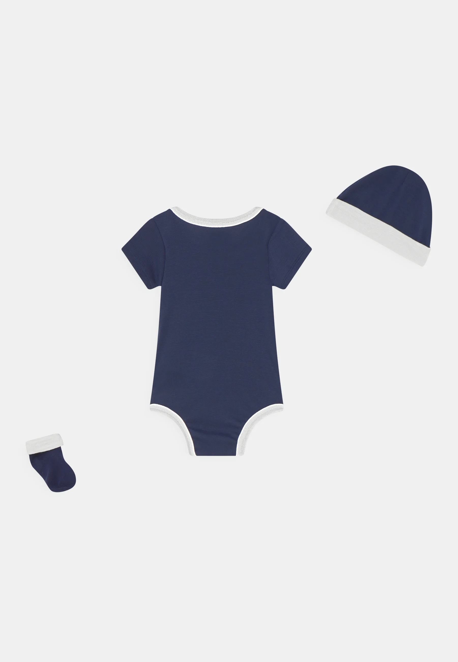 Nike Sportswear NIKE BABY SET DE REGALO DE 3 PIEZAS BODY BOOTIES & BEANIE UNISEX - Gorra