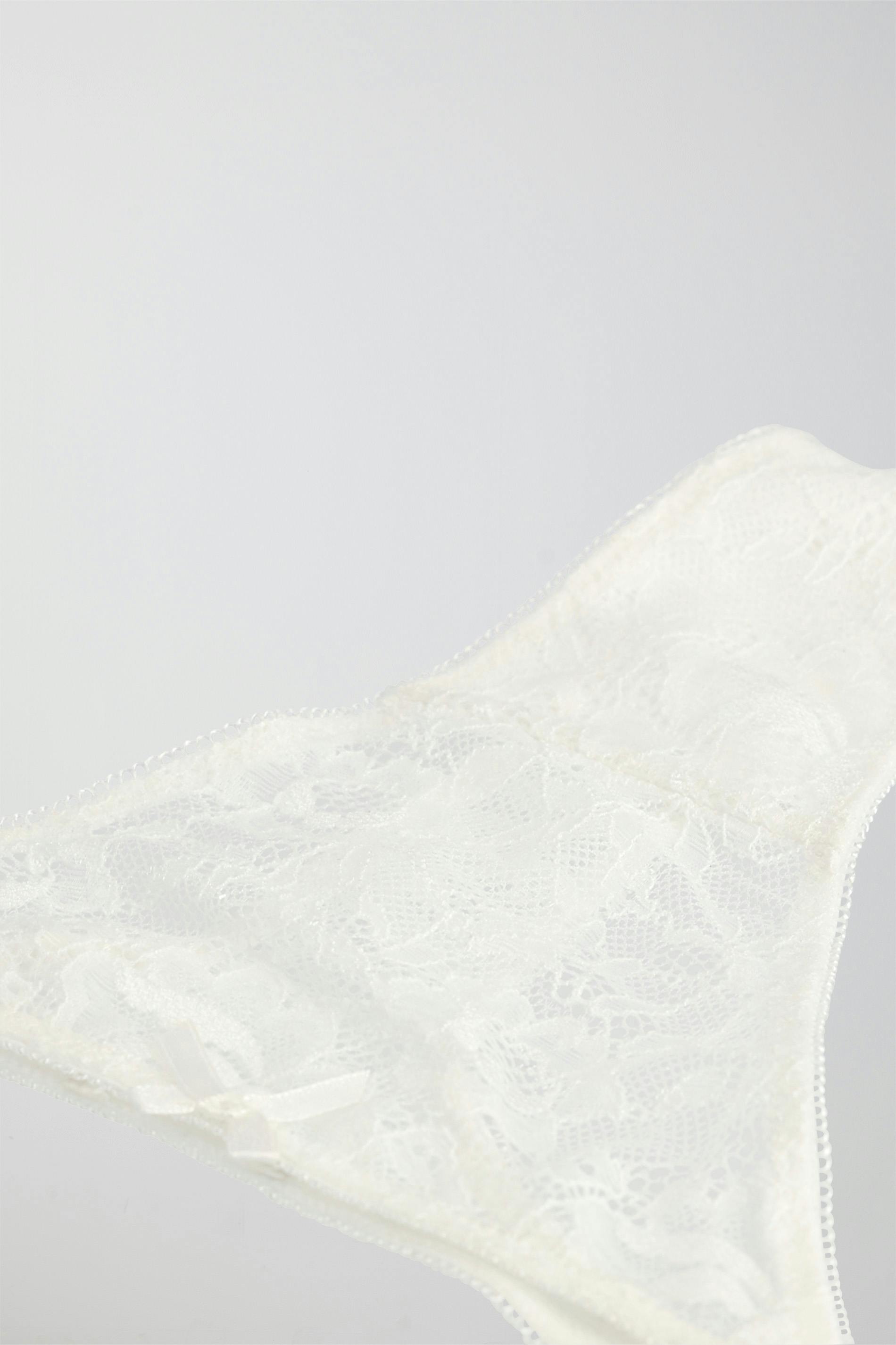 Annie lace thong