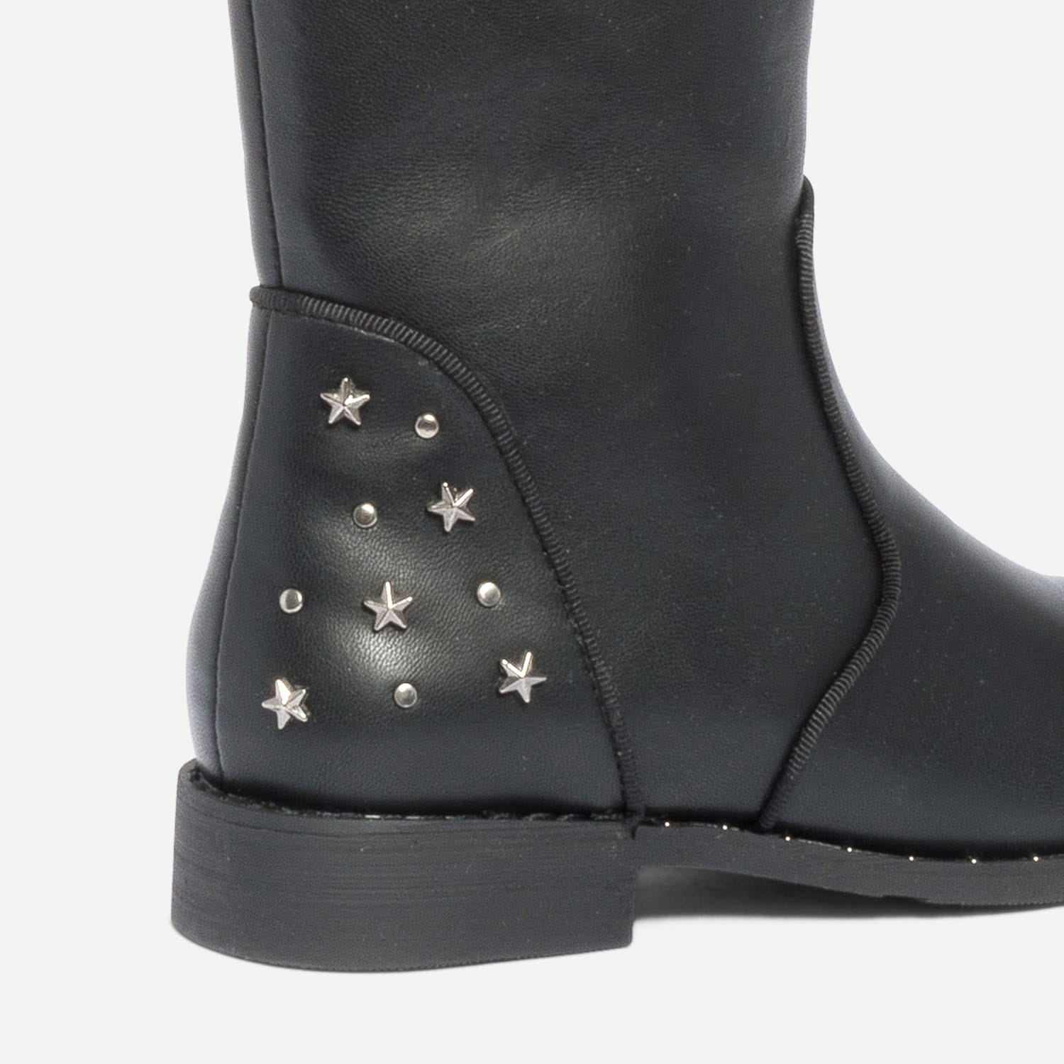 Botte noire en cuir à clous