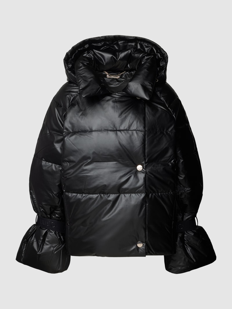 Steppjacke mit Kapuze in schwarz